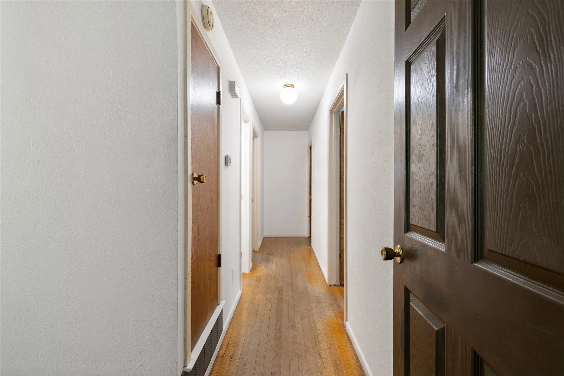 Single Family Residence For Rent in Dallas County , 4765 Stallcup Drive, Mesquite, Texas 75150, 5 Bedroom, 2 Bathroom, Garage spaces, 1,723 Sqft, built in 1966, mls#21360345, Real Estate Agent in Mesquite, Homes For Rent in Dallas county, Homes For Rent in Mesquite, Realtor in Mesquite Texas, Real Estate Brokerage Independent Realty Texas, Luminita Cordes Realtor
