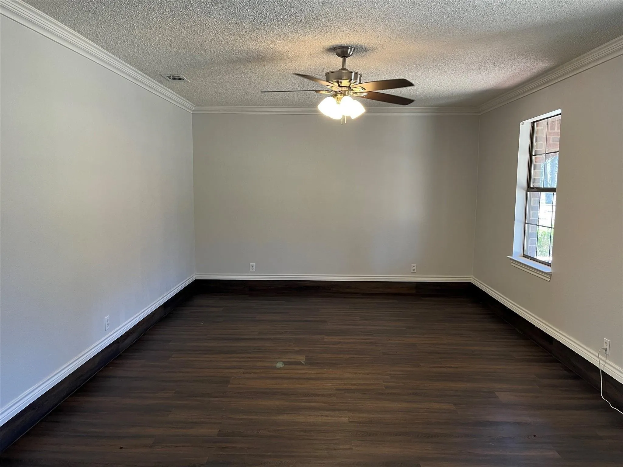 Single Family Residence For Sale in Hunt County , 9644 Deer Park, Quinlan, Texas 75474, 3 Bedroom, 3 Bathroom, 2 Garage spaces, 1,812 Sqft, built in 1986, Price $394,900, mls#21360354, Real Estate Agent in Quinlan, Homes For Sale in Hunt county, Homes For Sale in Quinlan, Realtor in Quinlan Texas, Real Estate Brokerage Independent Realty Texas, Luminita Cordes Realtor