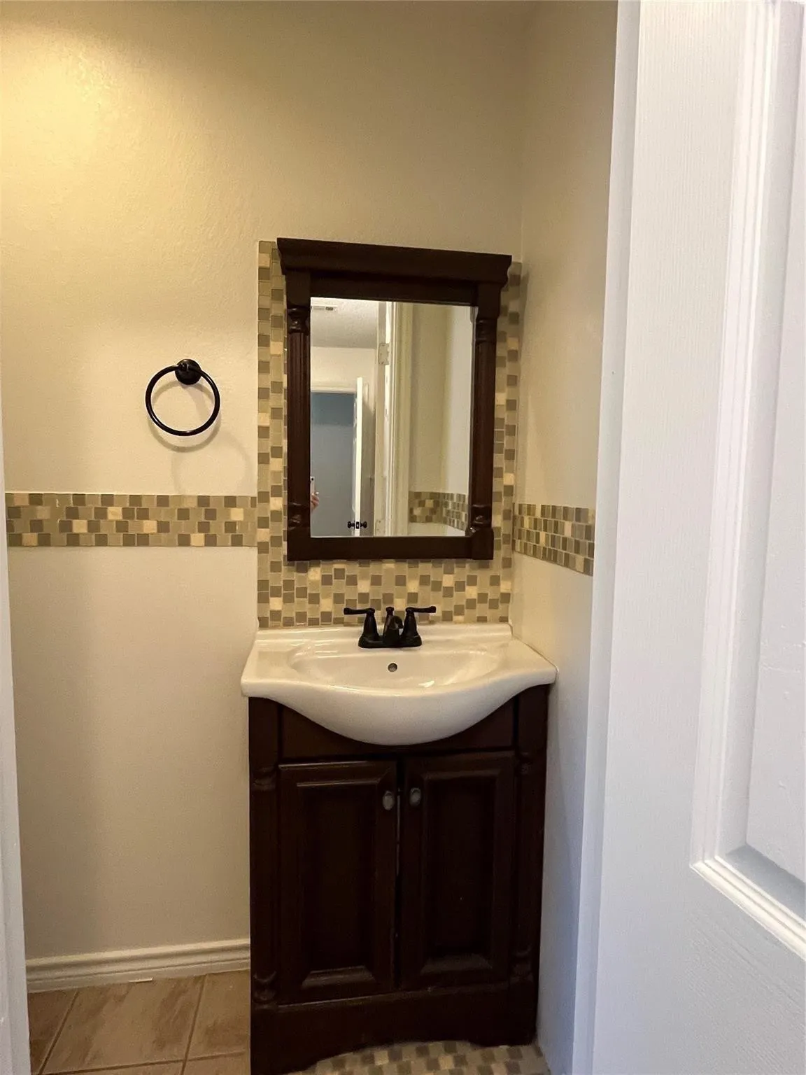 Single Family Residence For Sale in Hunt County , 9644 Deer Park, Quinlan, Texas 75474, 3 Bedroom, 3 Bathroom, 2 Garage spaces, 1,812 Sqft, built in 1986, Price $394,900, mls#21360354, Real Estate Agent in Quinlan, Homes For Sale in Hunt county, Homes For Sale in Quinlan, Realtor in Quinlan Texas, Real Estate Brokerage Independent Realty Texas, Luminita Cordes Realtor