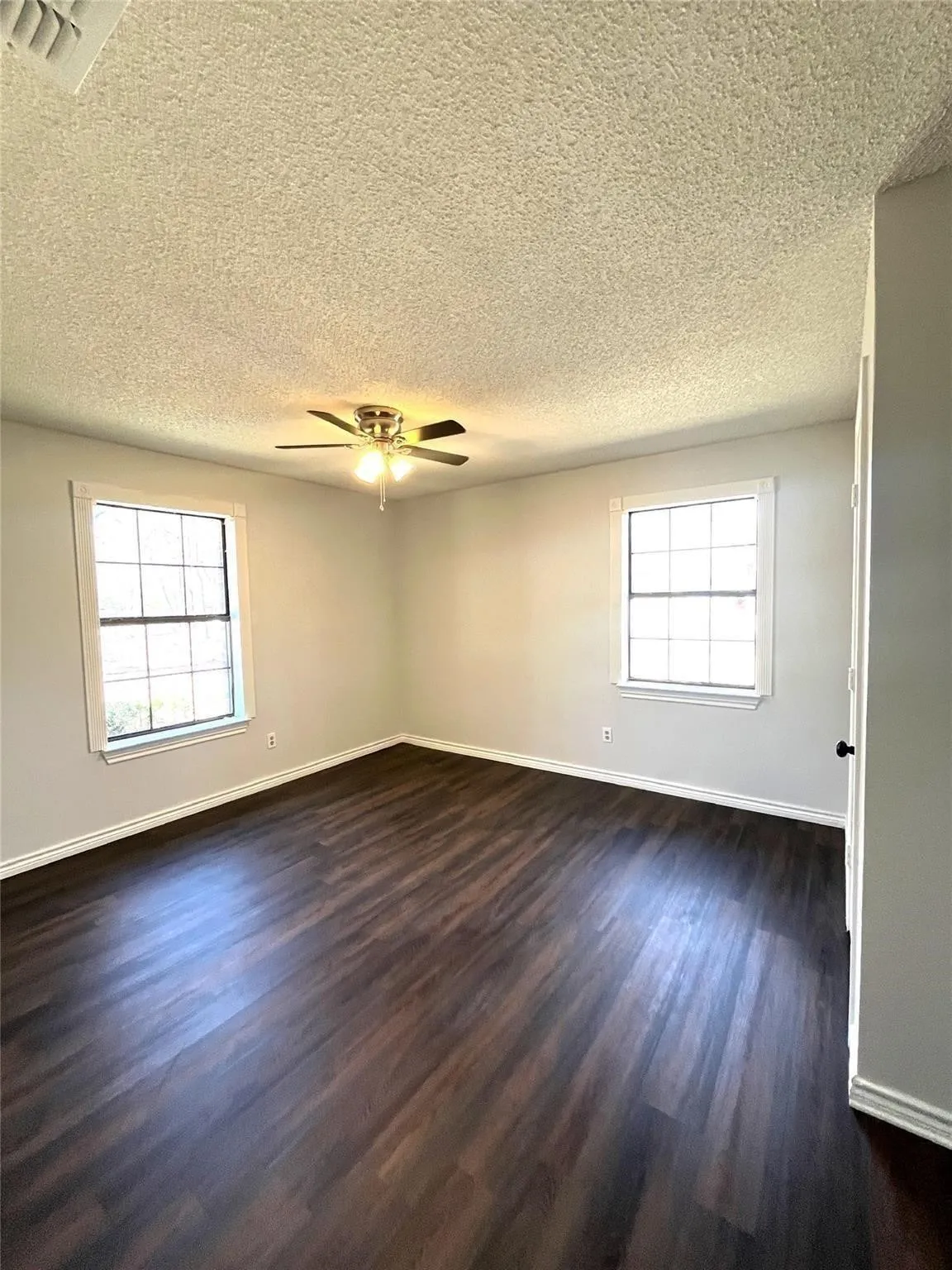 Single Family Residence For Sale in Hunt County , 9644 Deer Park, Quinlan, Texas 75474, 3 Bedroom, 3 Bathroom, 2 Garage spaces, 1,812 Sqft, built in 1986, Price $394,900, mls#21360354, Real Estate Agent in Quinlan, Homes For Sale in Hunt county, Homes For Sale in Quinlan, Realtor in Quinlan Texas, Real Estate Brokerage Independent Realty Texas, Luminita Cordes Realtor