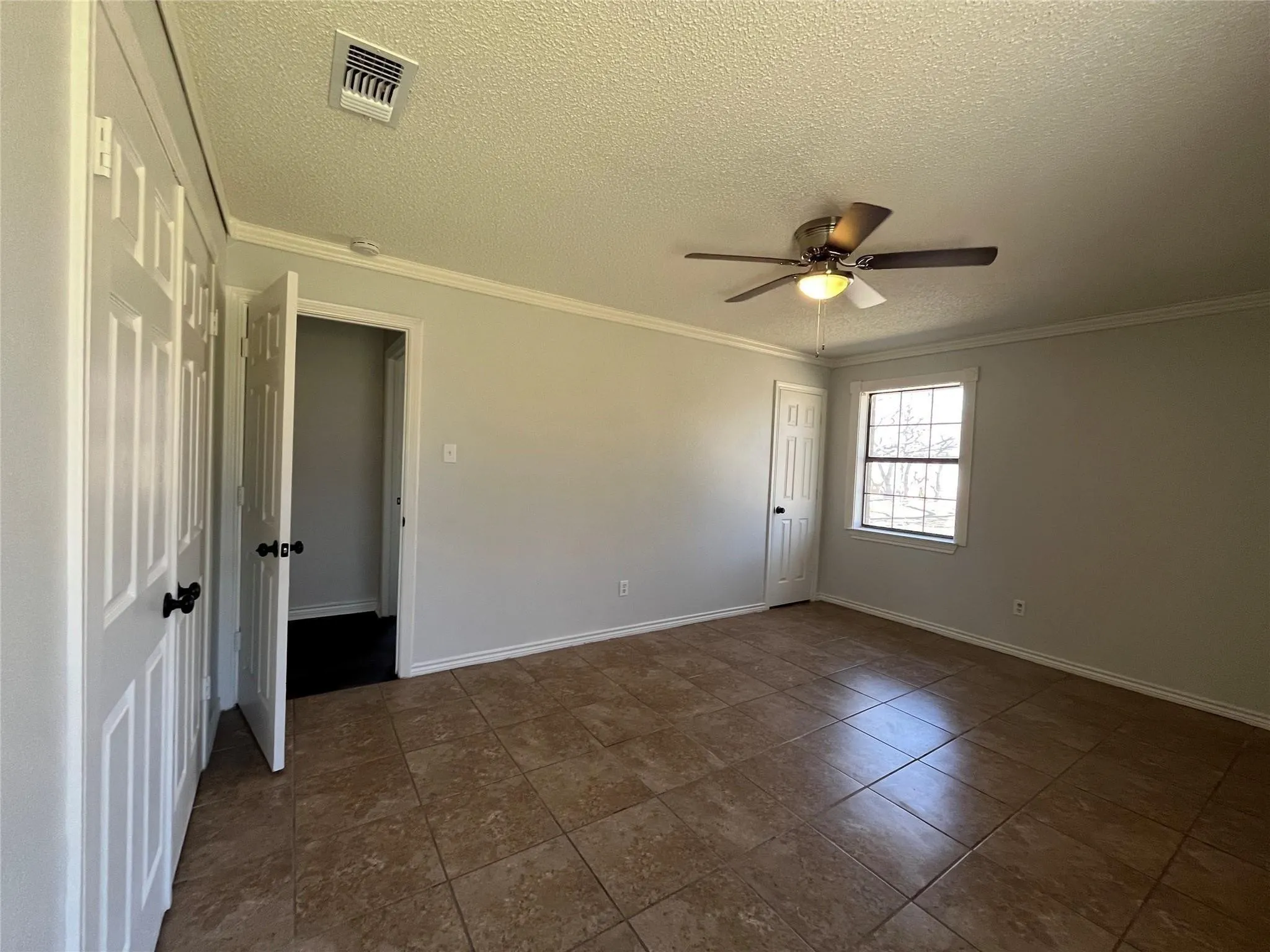 Single Family Residence For Sale in Hunt County , 9644 Deer Park, Quinlan, Texas 75474, 3 Bedroom, 3 Bathroom, 2 Garage spaces, 1,812 Sqft, built in 1986, Price $394,900, mls#21360354, Real Estate Agent in Quinlan, Homes For Sale in Hunt county, Homes For Sale in Quinlan, Realtor in Quinlan Texas, Real Estate Brokerage Independent Realty Texas, Luminita Cordes Realtor