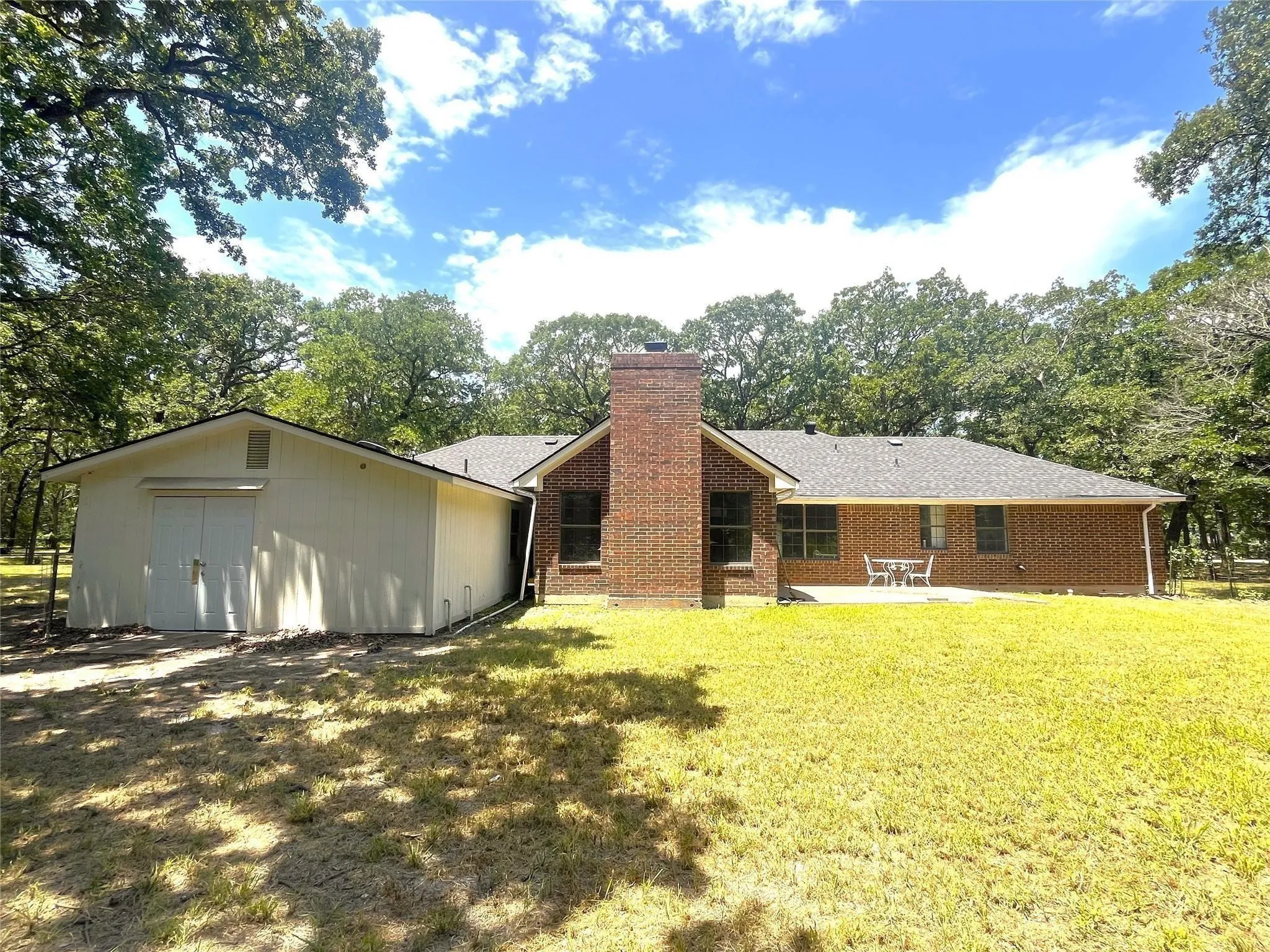 Single Family Residence For Sale in Hunt County , 9644 Deer Park, Quinlan, Texas 75474, 3 Bedroom, 3 Bathroom, 2 Garage spaces, 1,812 Sqft, built in 1986, Price $394,900, mls#21360354, Real Estate Agent in Quinlan, Homes For Sale in Hunt county, Homes For Sale in Quinlan, Realtor in Quinlan Texas, Real Estate Brokerage Independent Realty Texas, Luminita Cordes Realtor