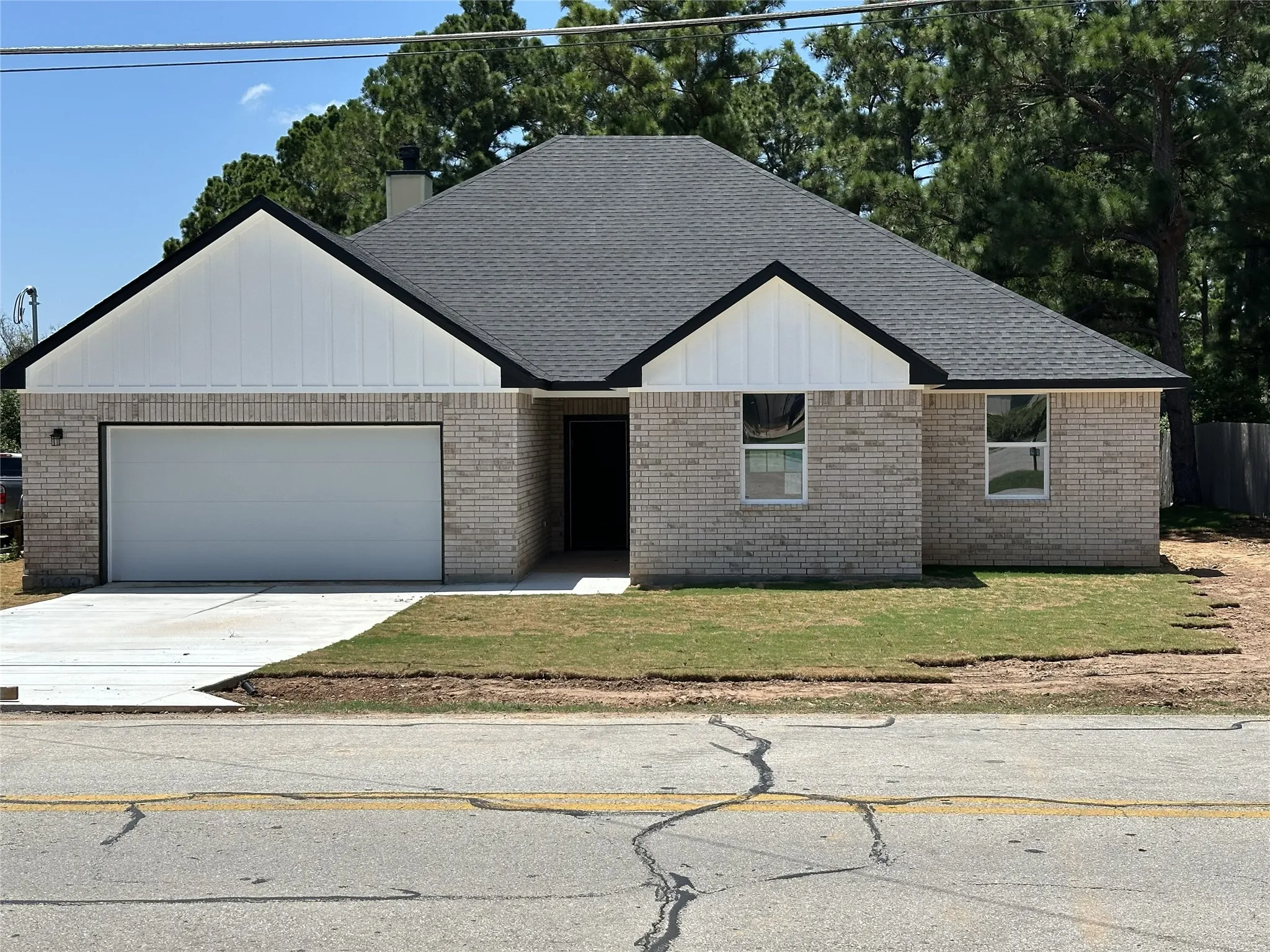 Single Family Residence For Sale in Bastrop County , 109 Mauna Kea Lane, Bastrop, Texas 78602, 3 Bedroom, 2 Bathroom, 2 Garage spaces, 1,887 Sqft, built in 2025, mls#21344929, Real Estate Agent in Bastrop, Homes For Sale in Bastrop county, Homes For Sale in Bastrop, Realtor in Bastrop Texas, Real Estate Brokerage Independent Realty Texas, Luminita Cordes Realtor