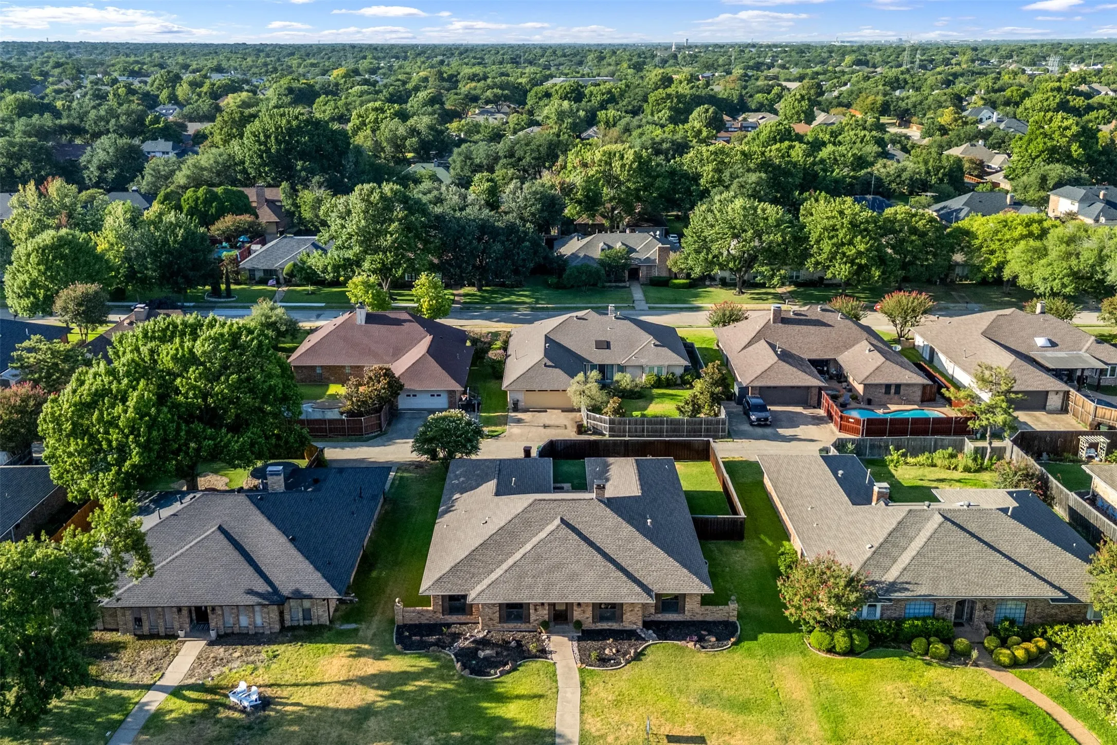 Single Family Residence For Sale in Collin County , 2313 Tamarisk Lane, Plano, Texas 75023, 4 Bedroom, 3 Bathroom, 2 Garage spaces, 2,460 Sqft, built in 1978, mls#21360268, Real Estate Agent in Plano, Homes For Sale in Collin county, Homes For Sale in Plano, Realtor in Plano Texas, Real Estate Brokerage Independent Realty Texas, Luminita Cordes Realtor