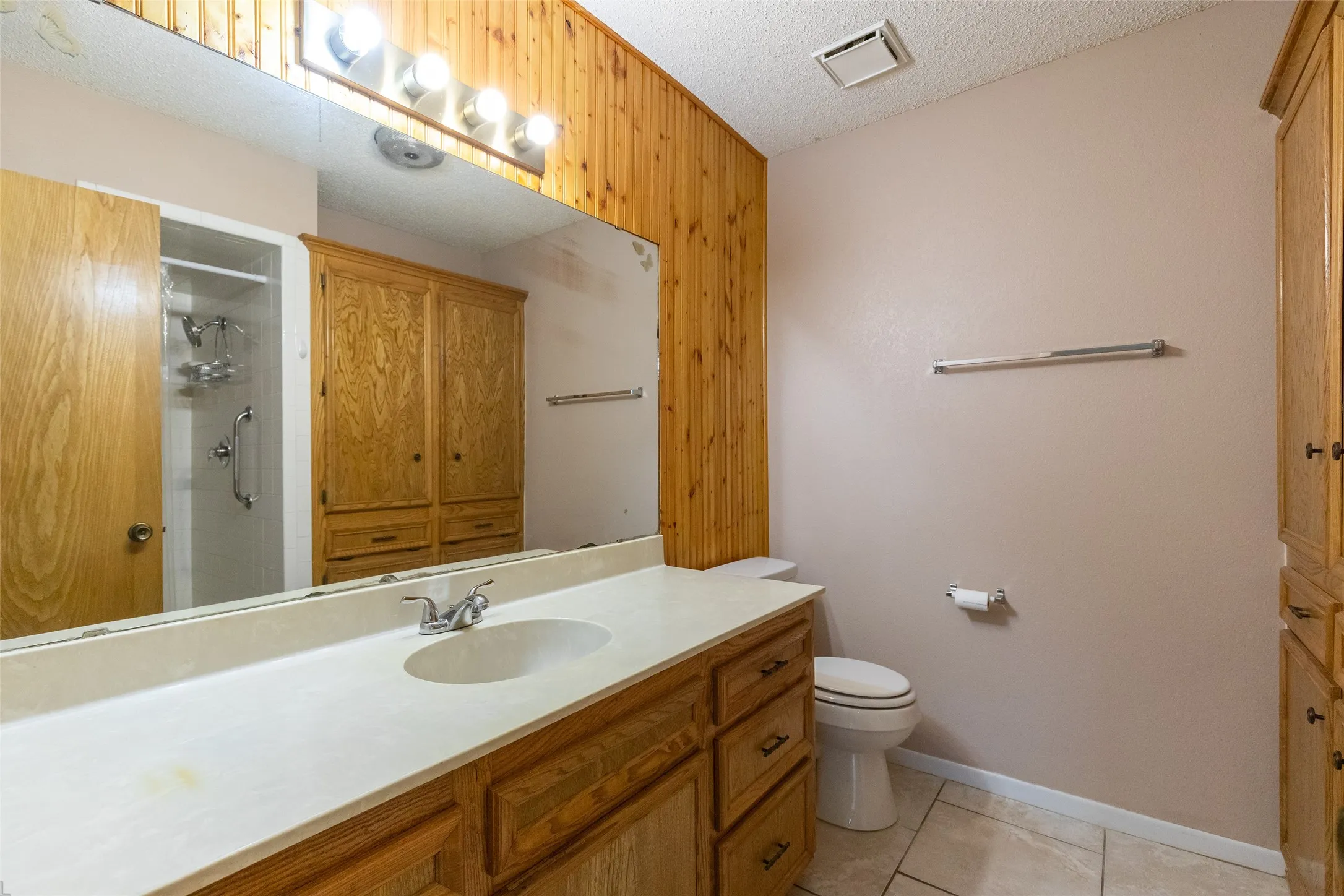 Single Family Residence For Sale in Taylor County , 1509 Westheimer Road, Abilene, Texas 79601, 2 Bedroom, 2 Bathroom, 1 Garage spaces, 1,104 Sqft, built in 1984, mls#21360139, Real Estate Agent in Abilene, Homes For Sale in Taylor county, Homes For Sale in Abilene, Realtor in Abilene Texas, Real Estate Brokerage Independent Realty Texas, Luminita Cordes Realtor