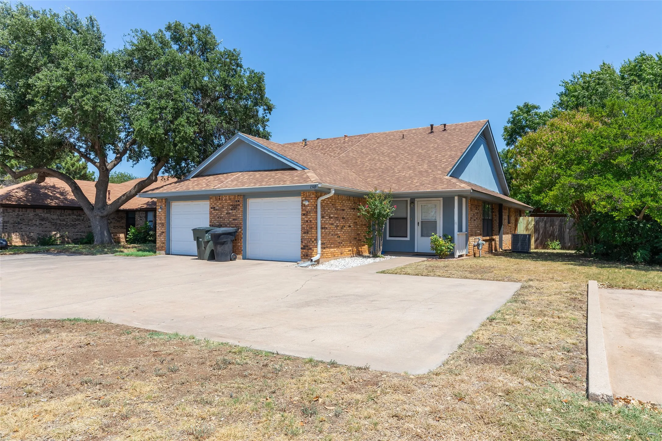 Single Family Residence For Sale in Taylor County , 1509 Westheimer Road, Abilene, Texas 79601, 2 Bedroom, 2 Bathroom, 1 Garage spaces, 1,104 Sqft, built in 1984, mls#21360139, Real Estate Agent in Abilene, Homes For Sale in Taylor county, Homes For Sale in Abilene, Realtor in Abilene Texas, Real Estate Brokerage Independent Realty Texas, Luminita Cordes Realtor