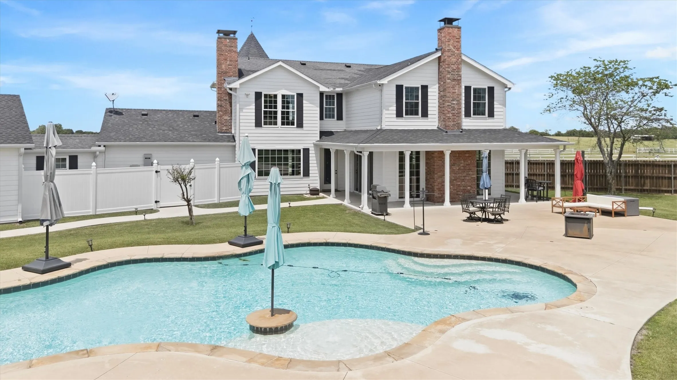 Farm For Sale in Collin County , 14705 County Road 545, Nevada, Texas 75173, 4 Bedroom, 4 Bathroom, 4 Garage spaces, 3,759 Sqft, built in 1997, mls#21360269, Real Estate Agent in Nevada, Homes For Sale in Collin county, Homes For Sale in Nevada, Realtor in Nevada Texas, Real Estate Brokerage Independent Realty Texas, Luminita Cordes Realtor