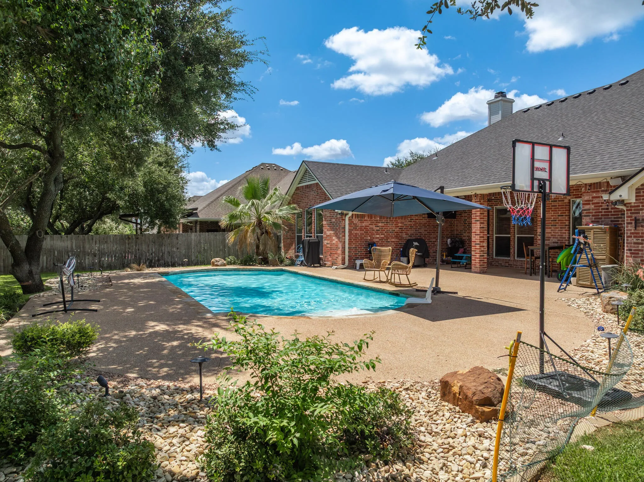 Single Family Residence For Sale in Mc Lennan County , 100 Painted Horse Trail, Waco, Texas 76712, 4 Bedroom, 3 Bathroom, 2 Garage spaces, 2,977 Sqft, built in 2006, mls#21360353, Real Estate Agent in Waco, Homes For Sale in Mc Lennan county, Homes For Sale in Waco, Realtor in Waco Texas, Real Estate Brokerage Independent Realty Texas, Luminita Cordes Realtor