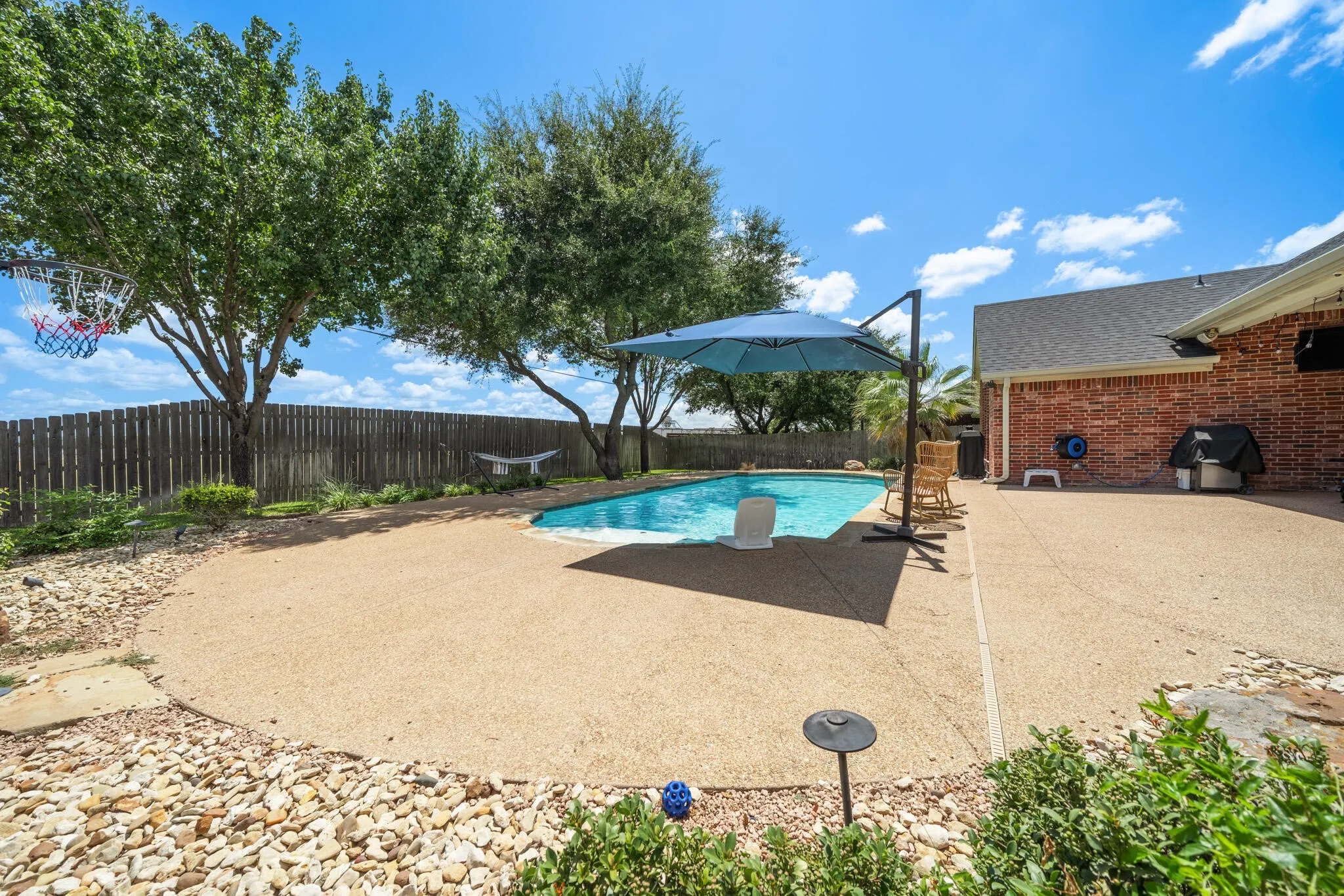 Single Family Residence For Sale in Mc Lennan County , 100 Painted Horse Trail, Waco, Texas 76712, 4 Bedroom, 3 Bathroom, 2 Garage spaces, 2,977 Sqft, built in 2006, mls#21360353, Real Estate Agent in Waco, Homes For Sale in Mc Lennan county, Homes For Sale in Waco, Realtor in Waco Texas, Real Estate Brokerage Independent Realty Texas, Luminita Cordes Realtor