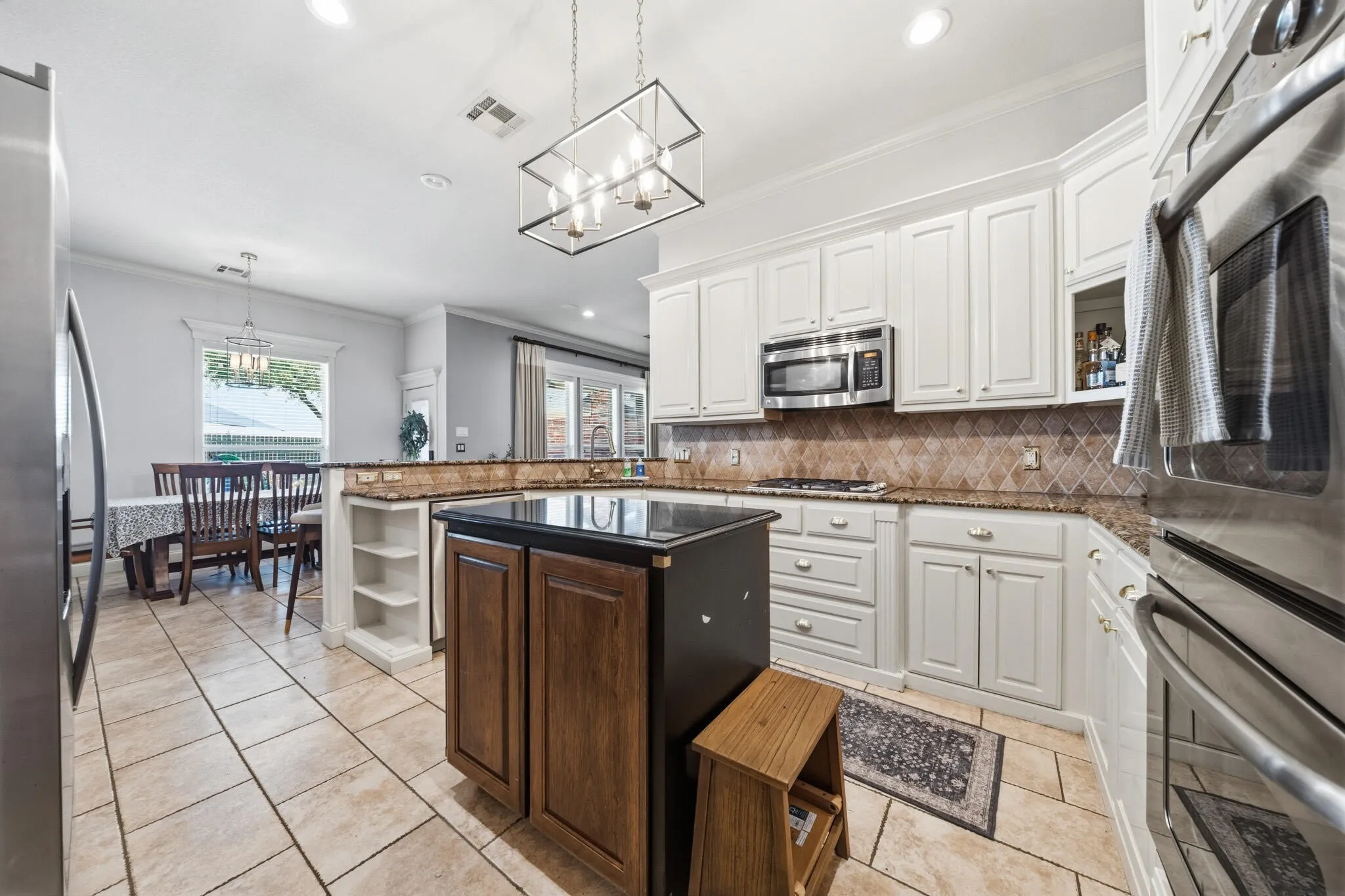 Single Family Residence For Sale in Mc Lennan County , 100 Painted Horse Trail, Waco, Texas 76712, 4 Bedroom, 3 Bathroom, 2 Garage spaces, 2,977 Sqft, built in 2006, mls#21360353, Real Estate Agent in Waco, Homes For Sale in Mc Lennan county, Homes For Sale in Waco, Realtor in Waco Texas, Real Estate Brokerage Independent Realty Texas, Luminita Cordes Realtor