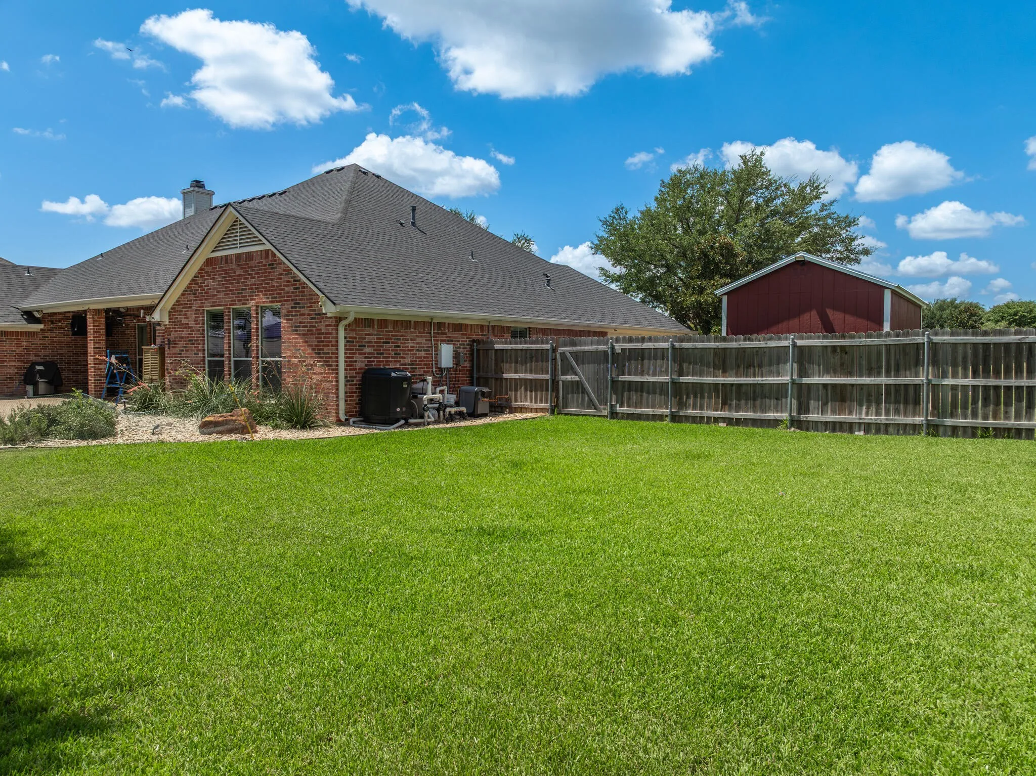 Single Family Residence For Sale in Mc Lennan County , 100 Painted Horse Trail, Waco, Texas 76712, 4 Bedroom, 3 Bathroom, 2 Garage spaces, 2,977 Sqft, built in 2006, mls#21360353, Real Estate Agent in Waco, Homes For Sale in Mc Lennan county, Homes For Sale in Waco, Realtor in Waco Texas, Real Estate Brokerage Independent Realty Texas, Luminita Cordes Realtor