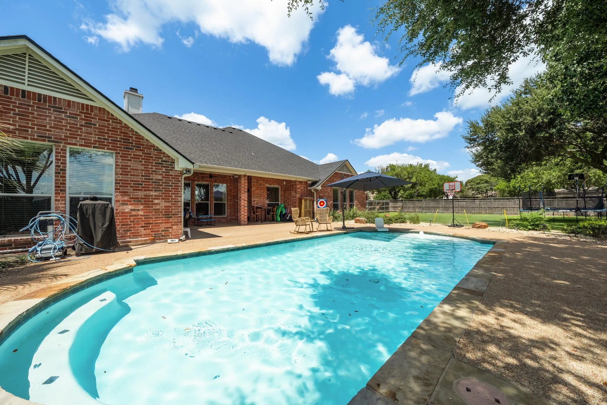 Single Family Residence For Sale in Mc Lennan County , 100 Painted Horse Trail, Waco, Texas 76712, 4 Bedroom, 3 Bathroom, 2 Garage spaces, 2,977 Sqft, built in 2006, mls#21360353, Real Estate Agent in Waco, Homes For Sale in Mc Lennan county, Homes For Sale in Waco, Realtor in Waco Texas, Real Estate Brokerage Independent Realty Texas, Luminita Cordes Realtor