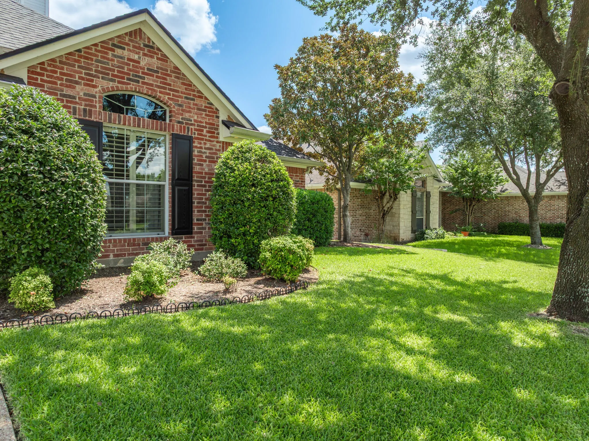 Single Family Residence For Sale in Mc Lennan County , 100 Painted Horse Trail, Waco, Texas 76712, 4 Bedroom, 3 Bathroom, 2 Garage spaces, 2,977 Sqft, built in 2006, mls#21360353, Real Estate Agent in Waco, Homes For Sale in Mc Lennan county, Homes For Sale in Waco, Realtor in Waco Texas, Real Estate Brokerage Independent Realty Texas, Luminita Cordes Realtor