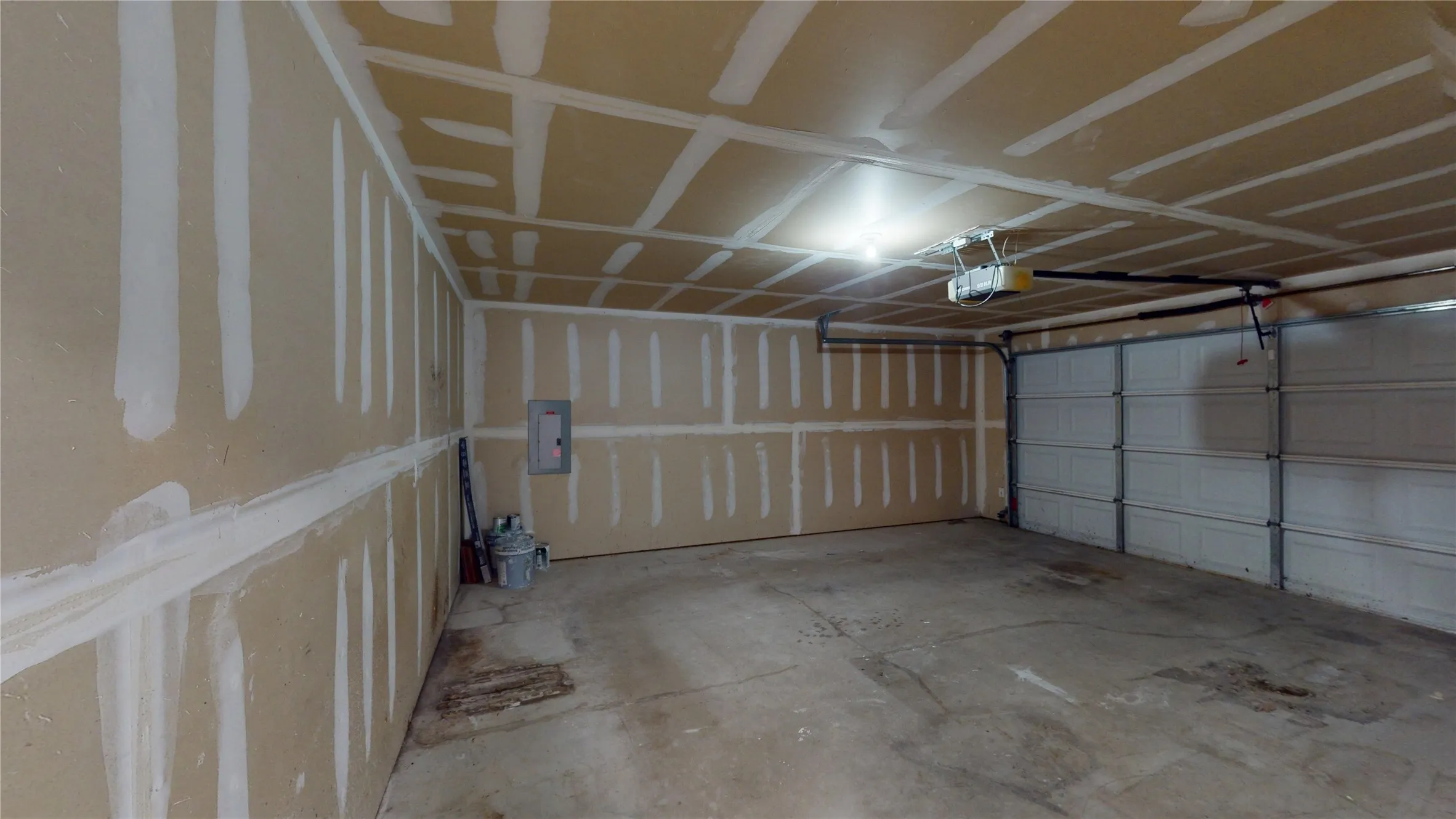 Single Family Residence For Sale in Dallas County , 1532 Marion Drive, Dallas, Texas 75211, 3 Bedroom, 2 Bathroom, 2 Garage spaces, 1,595 Sqft, built in 1998, mls#21360066, Real Estate Agent in Dallas, Homes For Sale in Dallas county, Homes For Sale in Dallas, Realtor in Dallas Texas, Real Estate Brokerage Independent Realty Texas, Luminita Cordes Realtor