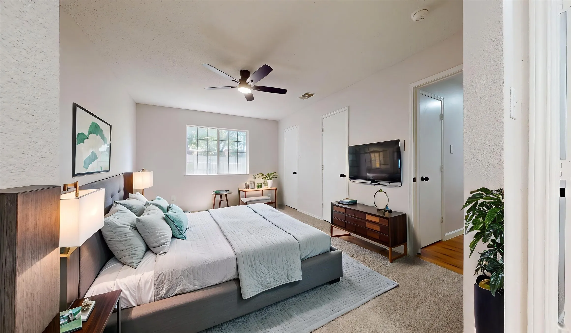 Single Family Residence For Sale in Dallas County , 1532 Marion Drive, Dallas, Texas 75211, 3 Bedroom, 2 Bathroom, 2 Garage spaces, 1,595 Sqft, built in 1998, mls#21360066, Real Estate Agent in Dallas, Homes For Sale in Dallas county, Homes For Sale in Dallas, Realtor in Dallas Texas, Real Estate Brokerage Independent Realty Texas, Luminita Cordes Realtor