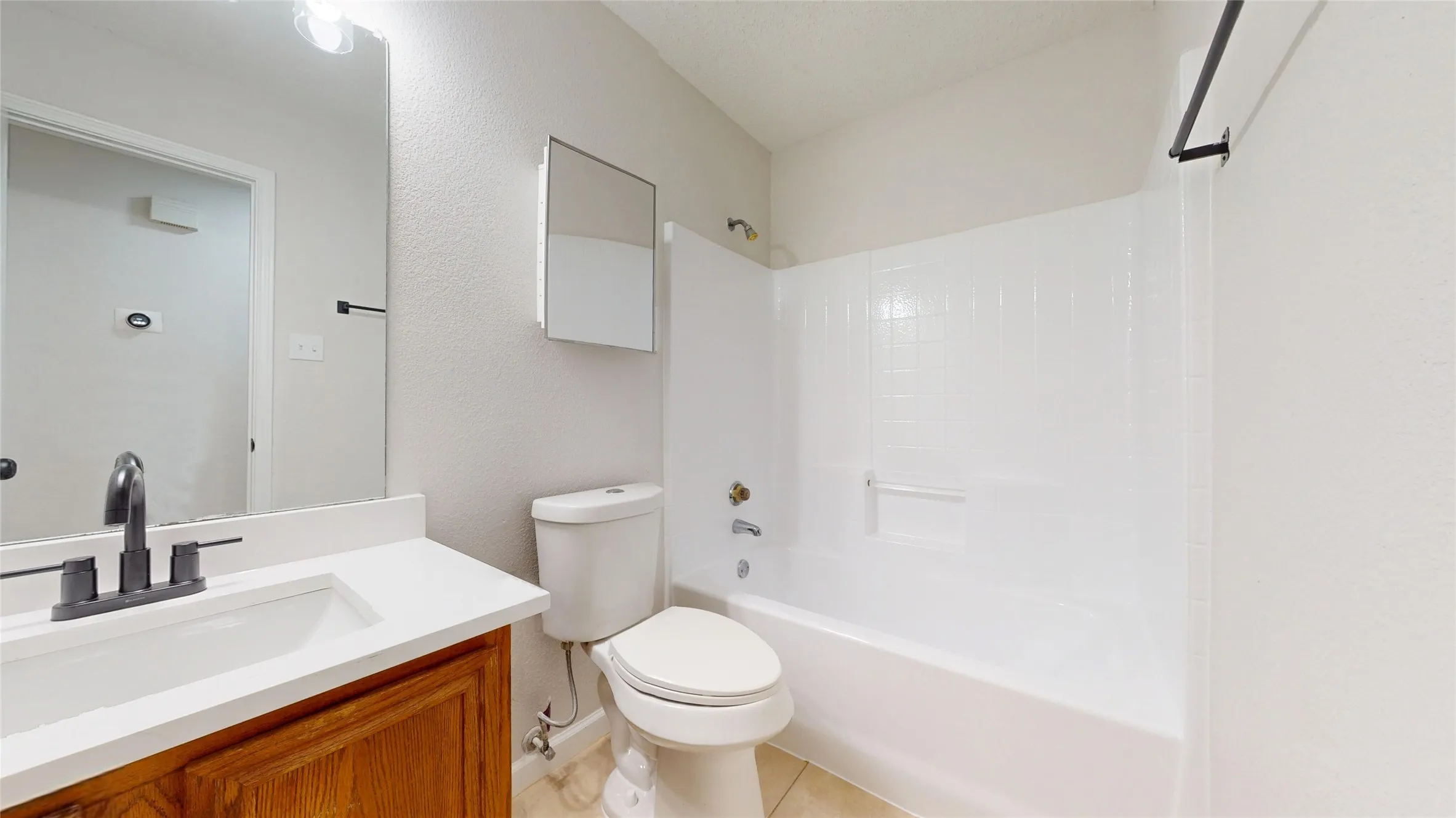 Single Family Residence For Sale in Dallas County , 1532 Marion Drive, Dallas, Texas 75211, 3 Bedroom, 2 Bathroom, 2 Garage spaces, 1,595 Sqft, built in 1998, mls#21360066, Real Estate Agent in Dallas, Homes For Sale in Dallas county, Homes For Sale in Dallas, Realtor in Dallas Texas, Real Estate Brokerage Independent Realty Texas, Luminita Cordes Realtor