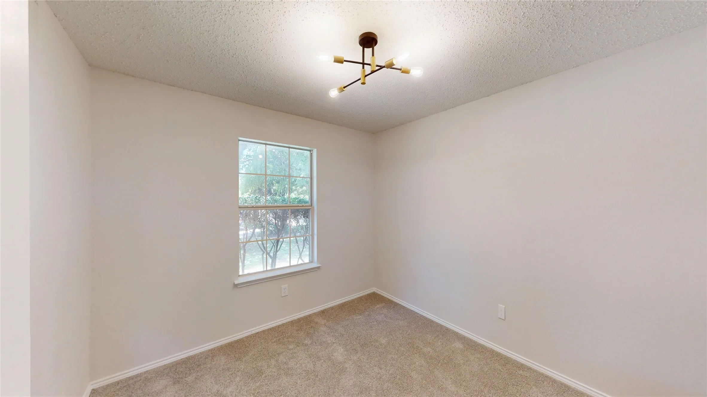 Single Family Residence For Sale in Dallas County , 1532 Marion Drive, Dallas, Texas 75211, 3 Bedroom, 2 Bathroom, 2 Garage spaces, 1,595 Sqft, built in 1998, mls#21360066, Real Estate Agent in Dallas, Homes For Sale in Dallas county, Homes For Sale in Dallas, Realtor in Dallas Texas, Real Estate Brokerage Independent Realty Texas, Luminita Cordes Realtor