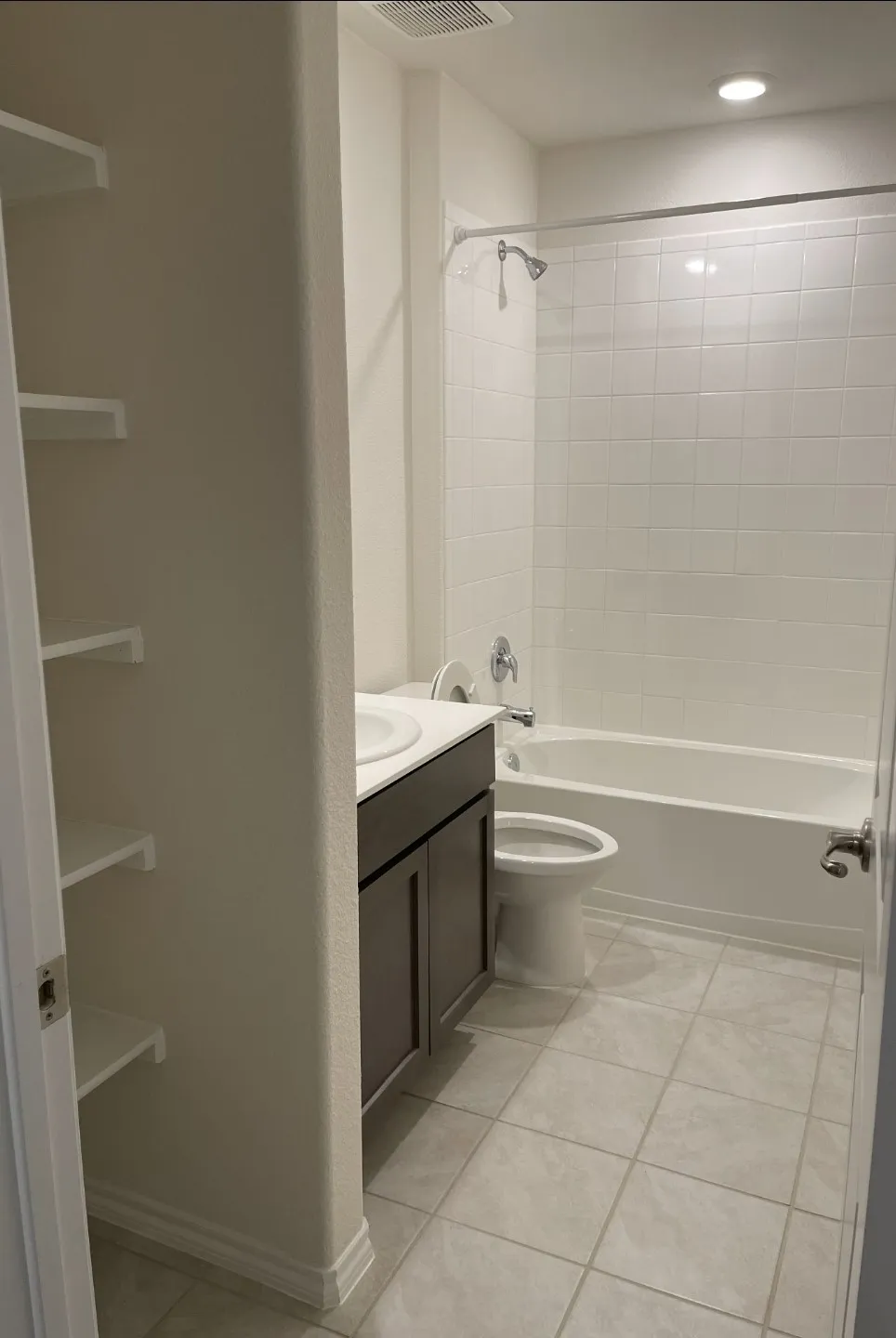 Single Family Residence For Rent in Denton County , 708 English Drive, Aubrey, Texas 76227, 4 Bedroom, 2 Bathroom, 2 Garage spaces, 1,836 Sqft, built in 2020, mls#21340274, Real Estate Agent in Aubrey, Homes For Rent in Denton county, Homes For Rent in Aubrey, Realtor in Aubrey Texas, Real Estate Brokerage Independent Realty Texas, Luminita Cordes Realtor