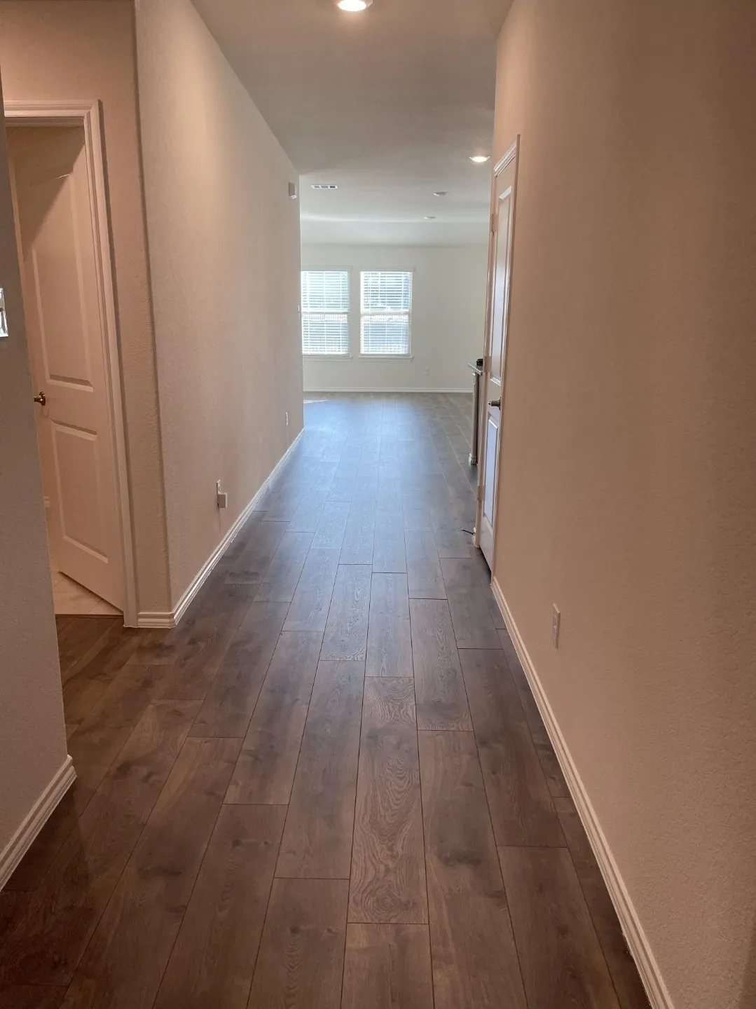 Single Family Residence For Rent in Denton County , 708 English Drive, Aubrey, Texas 76227, 4 Bedroom, 2 Bathroom, 2 Garage spaces, 1,836 Sqft, built in 2020, mls#21340274, Real Estate Agent in Aubrey, Homes For Rent in Denton county, Homes For Rent in Aubrey, Realtor in Aubrey Texas, Real Estate Brokerage Independent Realty Texas, Luminita Cordes Realtor