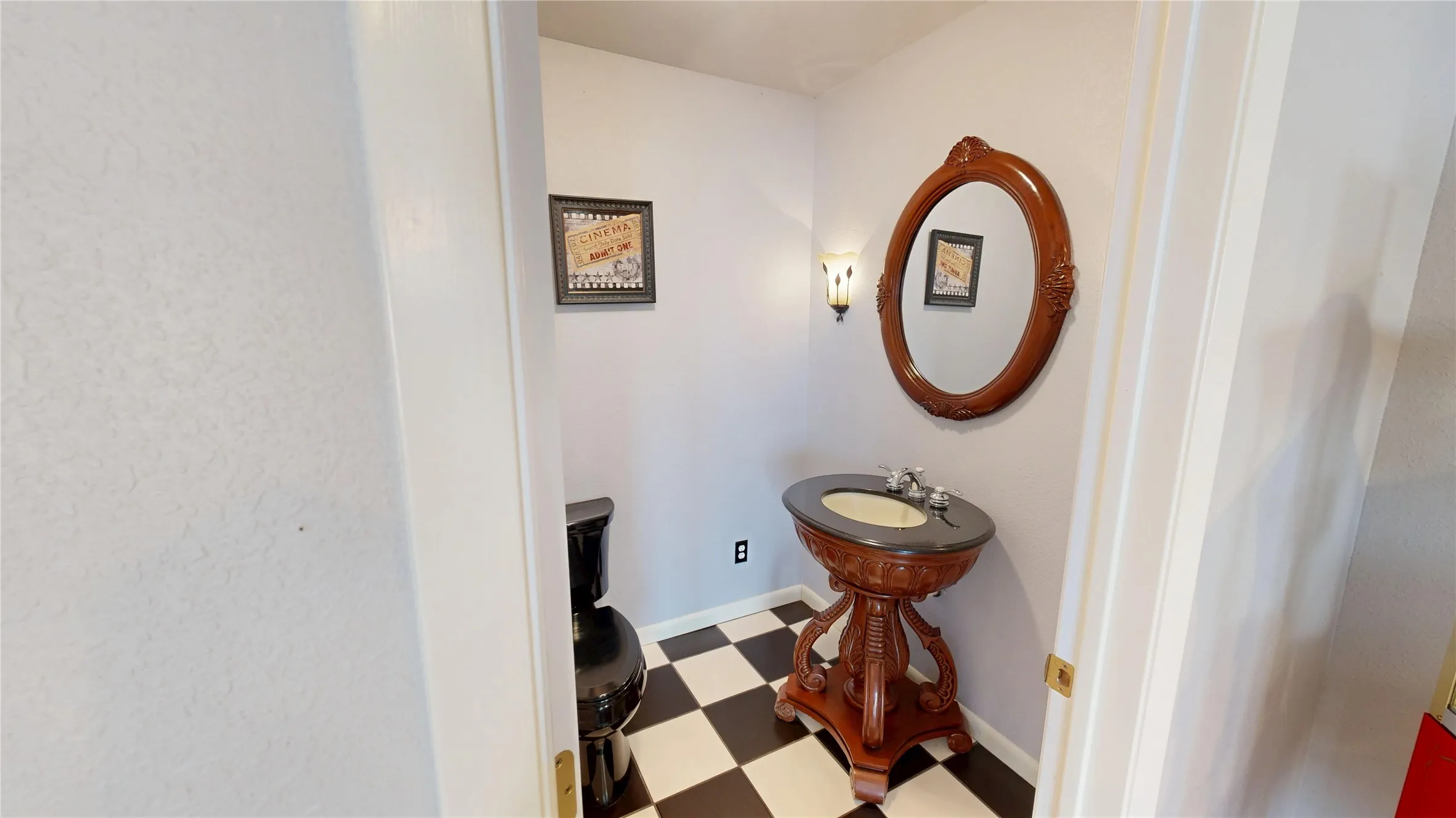 1/2 Bath
