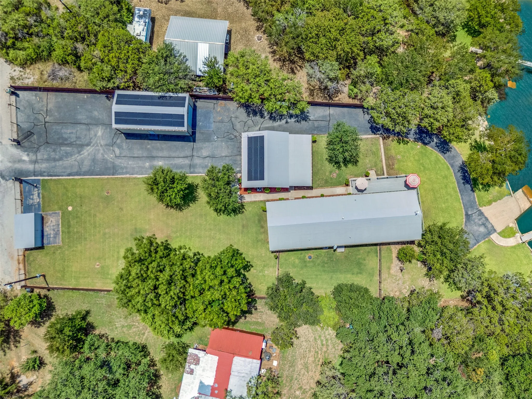 Notice large level lawn near the gate.