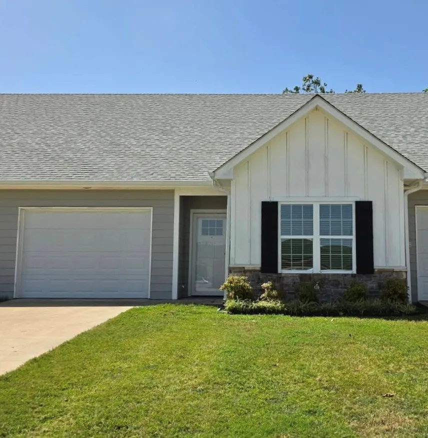 Condominium For Sale in Hopkins County , 876 Camp Street C, Sulphur Springs, Texas 75482, 2 Bedroom, 2 Bathroom, 1 Garage spaces, 1,192 Sqft, built in 2018, Price $225,000, mls#21360301, Real Estate Agent in Sulphur Springs, Homes For Sale in Hopkins county, Homes For Sale in Sulphur Springs, Realtor in Sulphur Springs Texas, Real Estate Brokerage Independent Realty Texas, Luminita Cordes Realtor
