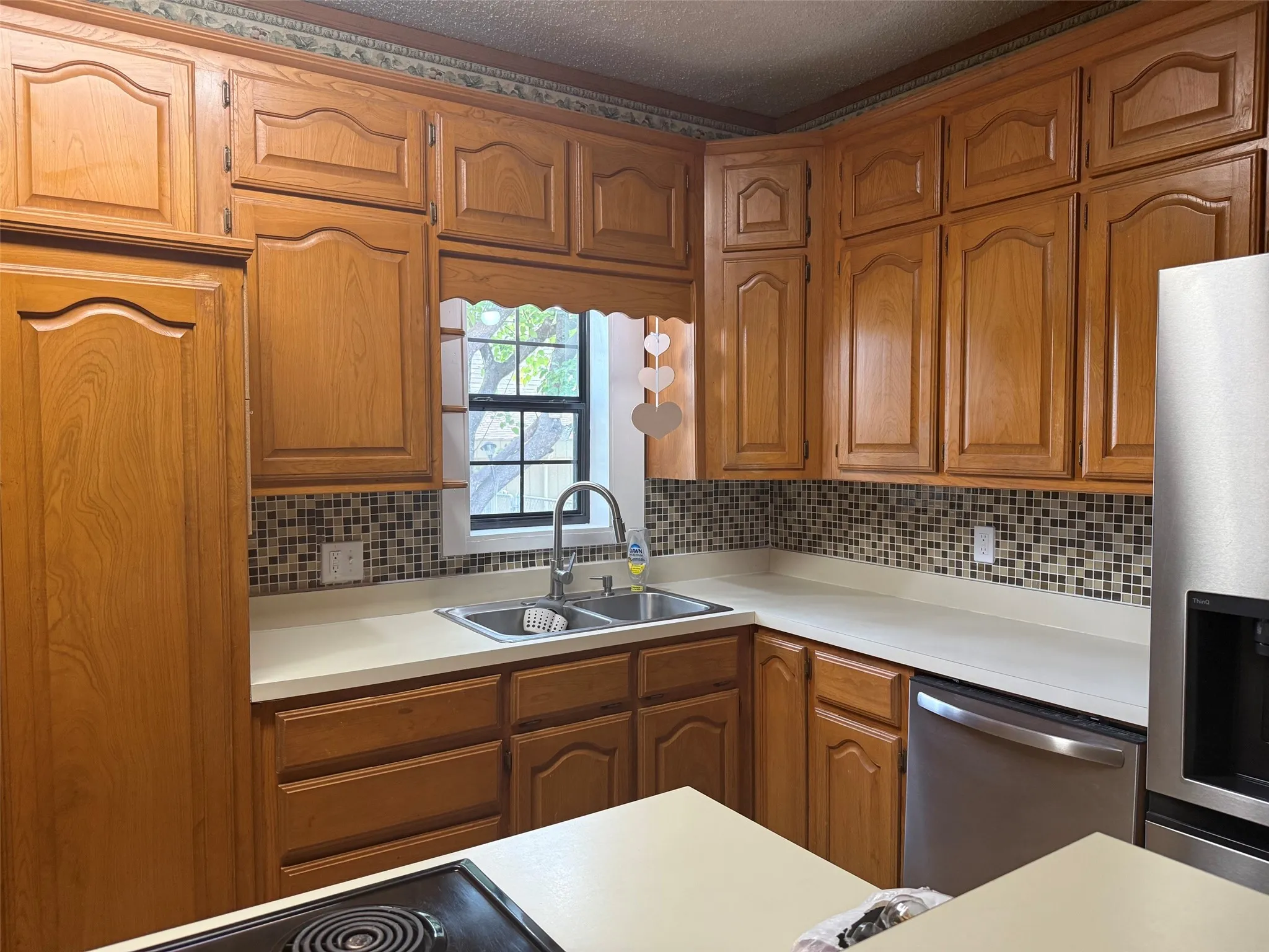 Single Family Residence For Rent in Grayson County , 643 E South Street, Whitesboro, Texas 76273, 3 Bedroom, 2 Bathroom, Garage spaces, 2,000 Sqft, built in 1940, mls#21255535, Real Estate Agent in Whitesboro, Homes For Rent in Grayson county, Homes For Rent in Whitesboro, Realtor in Whitesboro Texas, Real Estate Brokerage Independent Realty Texas, Luminita Cordes Realtor