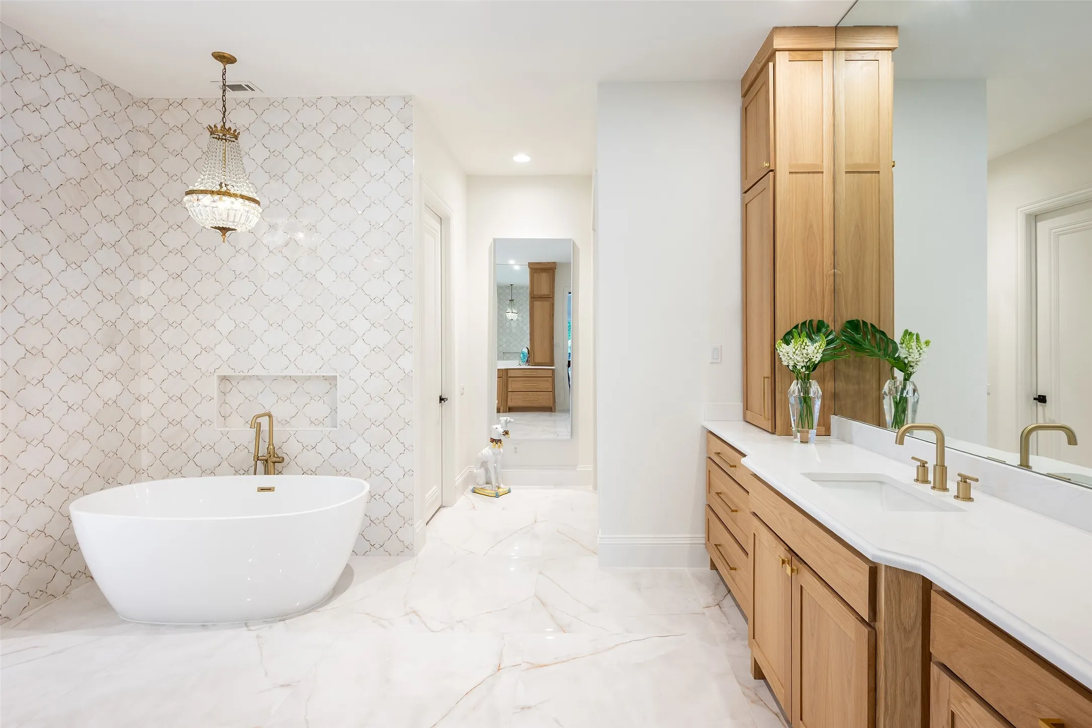 Single Family Residence For Sale in Dallas County , 2 Manzano Circle, Dallas, Texas 75230, 4 Bedroom, 6 Bathroom, 3 Garage spaces, 7,135 Sqft, built in 1994, mls#21359718, Real Estate Agent in Dallas, Homes For Sale in Dallas county, Homes For Sale in Dallas, Realtor in Dallas Texas, Real Estate Brokerage Independent Realty Texas, Luminita Cordes Realtor