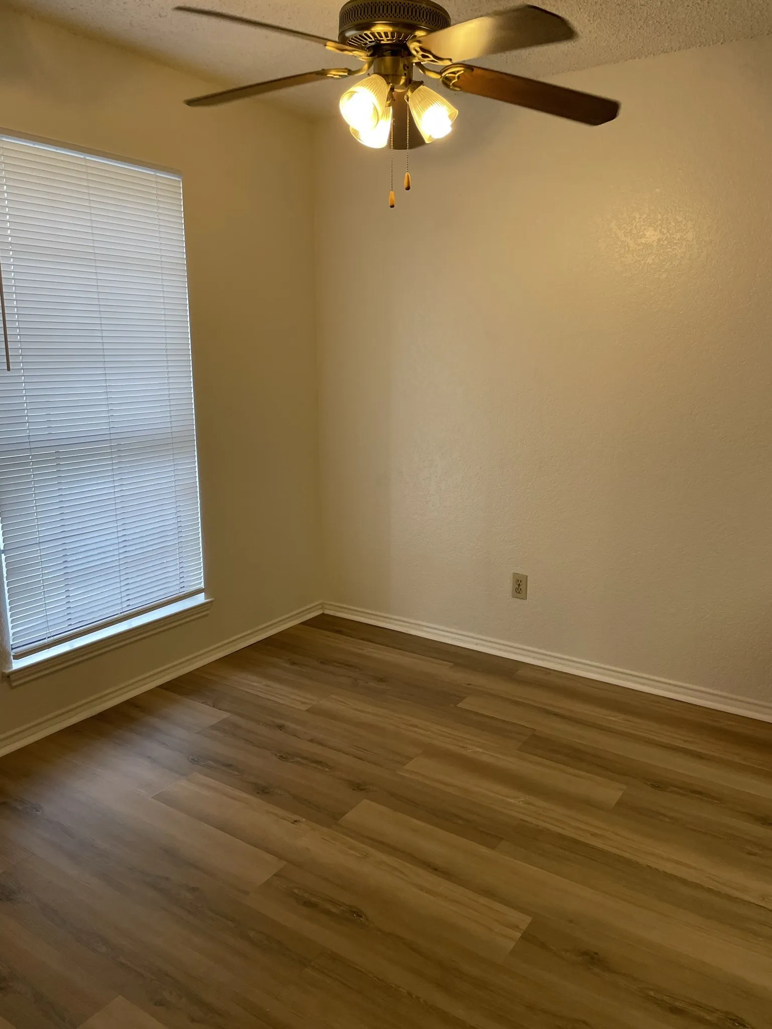 Duplex For Sale in Tarrant County , 4508 Halyard Court 4508-4512, Fort Worth, Texas 76135, 4 Bedroom, 4 Bathroom, 2 Garage spaces, 0 Sqft, built in 1985, mls#21360373, Real Estate Agent in Fort Worth, Homes For Sale in Tarrant county, Homes For Sale in Fort Worth, Realtor in Fort Worth Texas, Real Estate Brokerage Independent Realty Texas, Luminita Cordes Realtor
