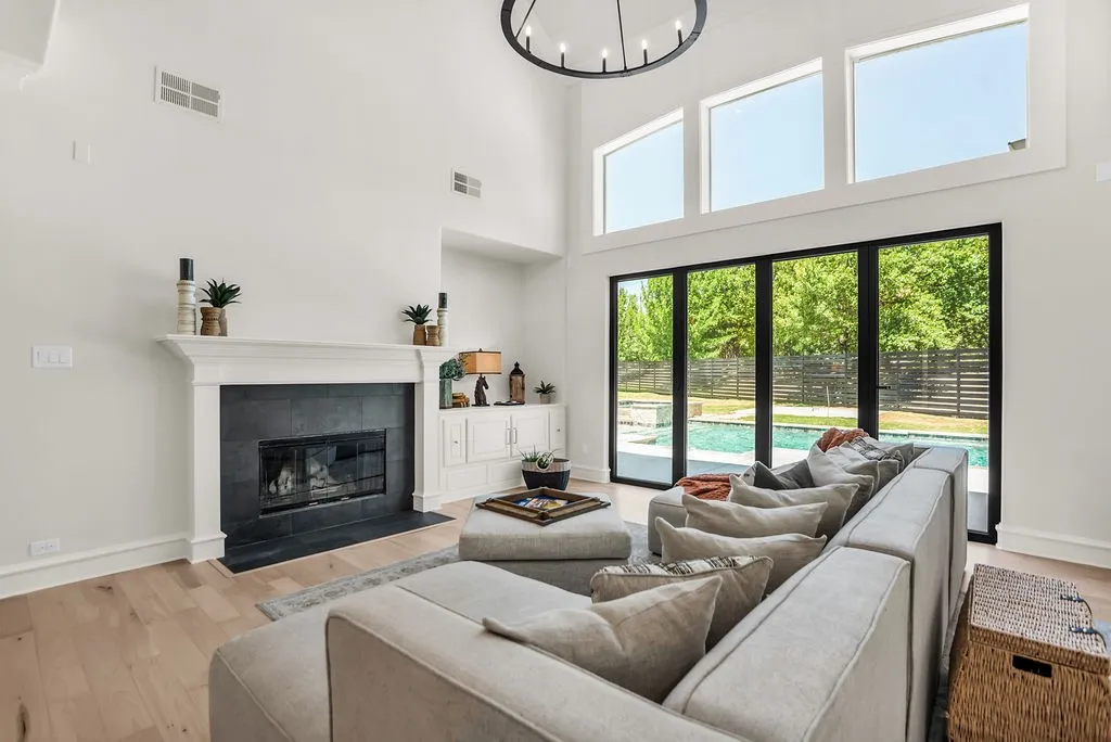Single Family Residence For Sale in Collin County , 1600 Windmill Court, Lucas, Texas 75002, 5 Bedroom, 5 Bathroom, 3 Garage spaces, 5,259 Sqft, built in 2005, mls#21348791, Real Estate Agent in Lucas, Homes For Sale in Collin county, Homes For Sale in Lucas, Realtor in Lucas Texas, Real Estate Brokerage Independent Realty Texas, Luminita Cordes Realtor