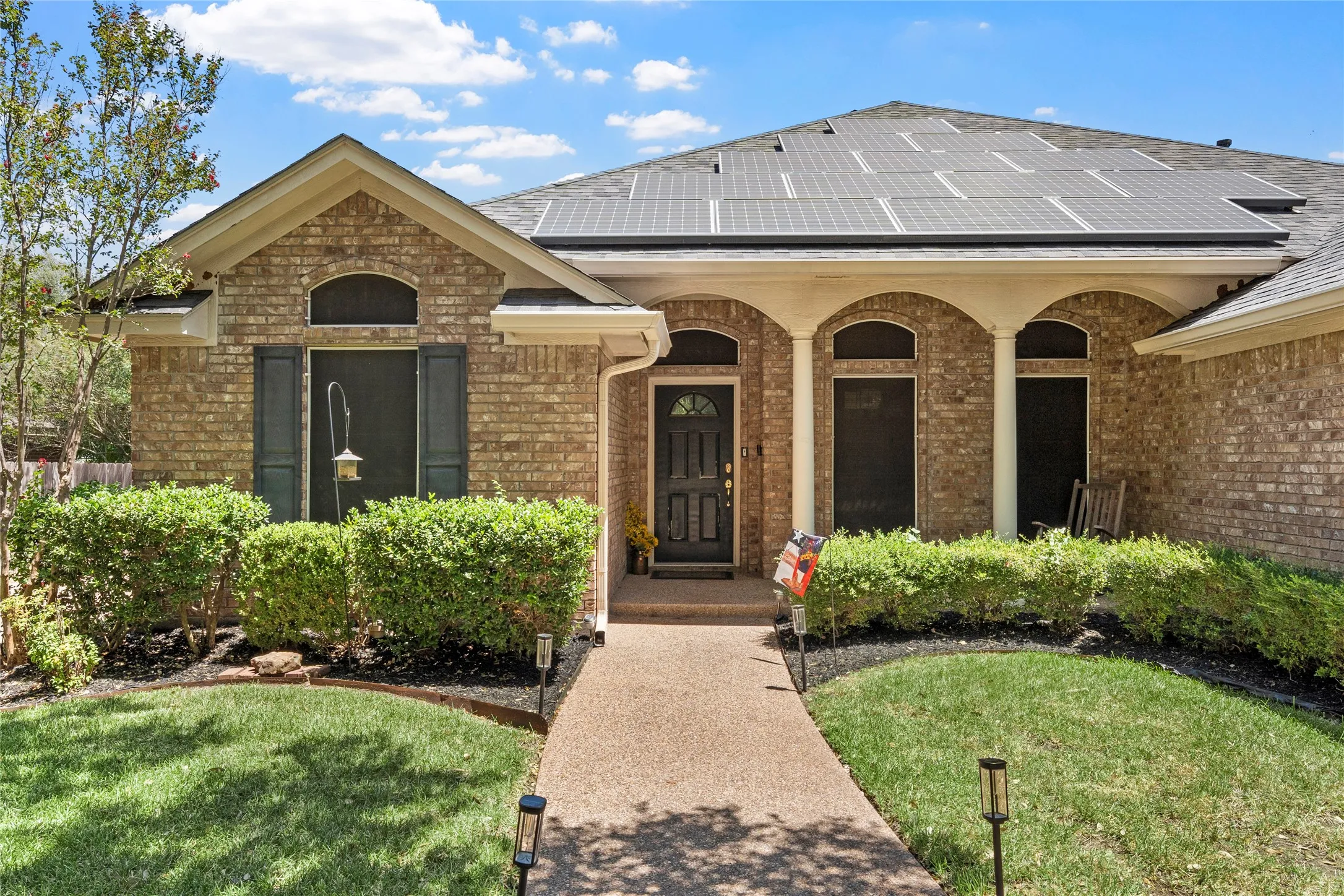 Single Family Residence For Sale in Mc Lennan County , 1308 Limestone Trail, Waco, Texas 76712, 4 Bedroom, 3 Bathroom, 2 Garage spaces, 2,377 Sqft, built in 2003, mls#21349682, Real Estate Agent in Waco, Homes For Sale in Mc Lennan county, Homes For Sale in Waco, Realtor in Waco Texas, Real Estate Brokerage Independent Realty Texas, Luminita Cordes Realtor