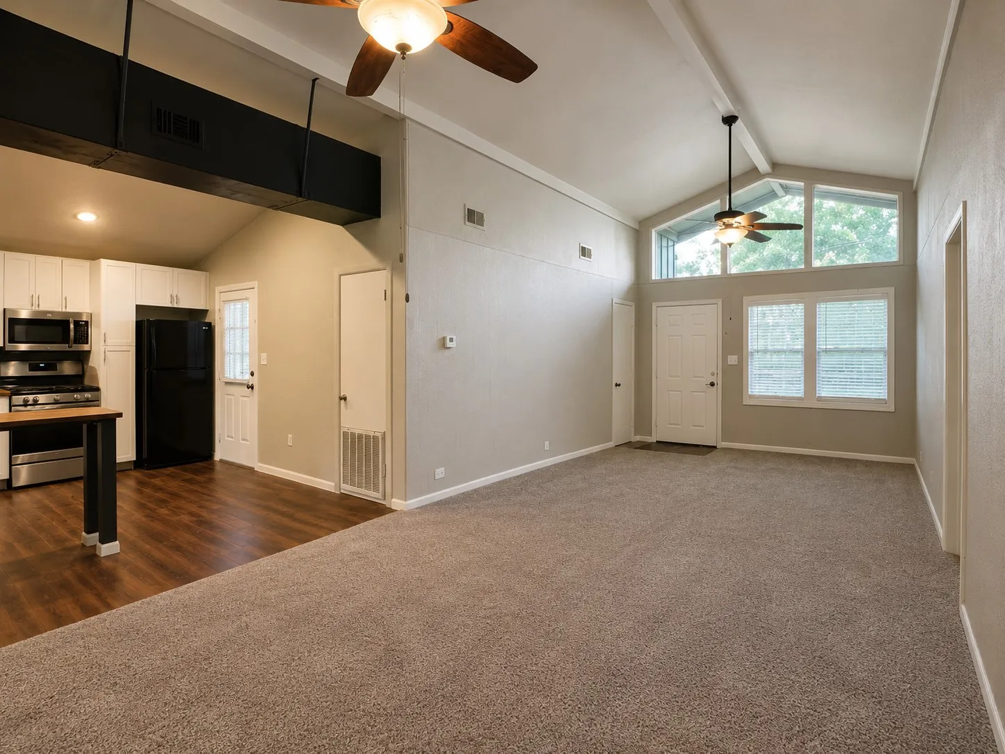 Single Family Residence For Sale in Morris County , 414 E Main Street, Omaha, Texas 75571, 3 Bedroom, 2 Bathroom, Garage spaces, 1,606 Sqft, built in 1965, mls#21359363, Real Estate Agent in Omaha, Homes For Sale in Morris county, Homes For Sale in Omaha, Realtor in Omaha Texas, Real Estate Brokerage Independent Realty Texas, Luminita Cordes Realtor