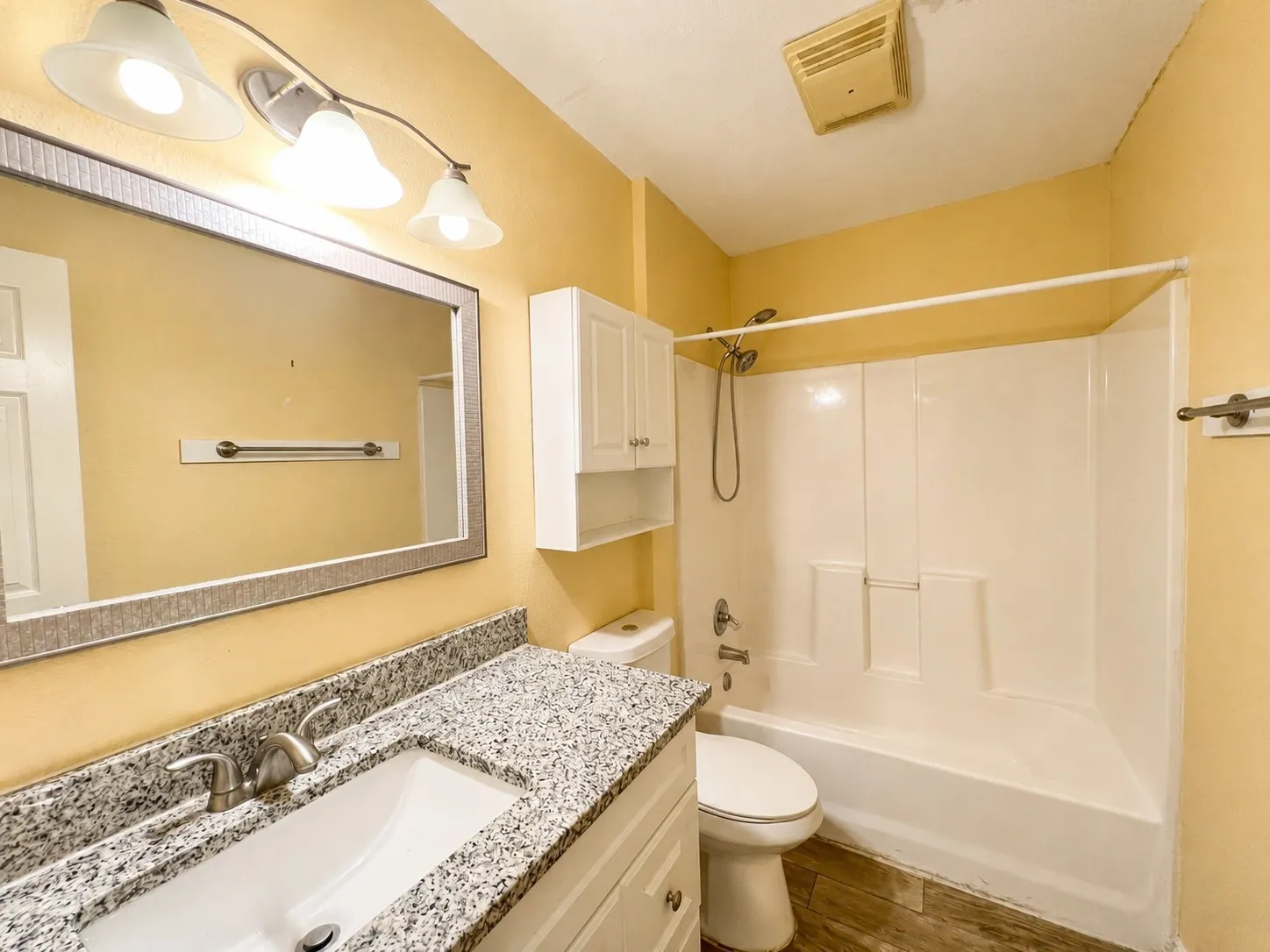 Single Family Residence For Rent in Tarrant County , 3417 Stanley Avenue, Fort Worth, Texas 76110, 3 Bedroom, 2 Bathroom, 1 Garage spaces, 1,248 Sqft, built in 2000, mls#21360378, Real Estate Agent in Fort Worth, Homes For Rent in Tarrant county, Homes For Rent in Fort Worth, Realtor in Fort Worth Texas, Real Estate Brokerage Independent Realty Texas, Luminita Cordes Realtor