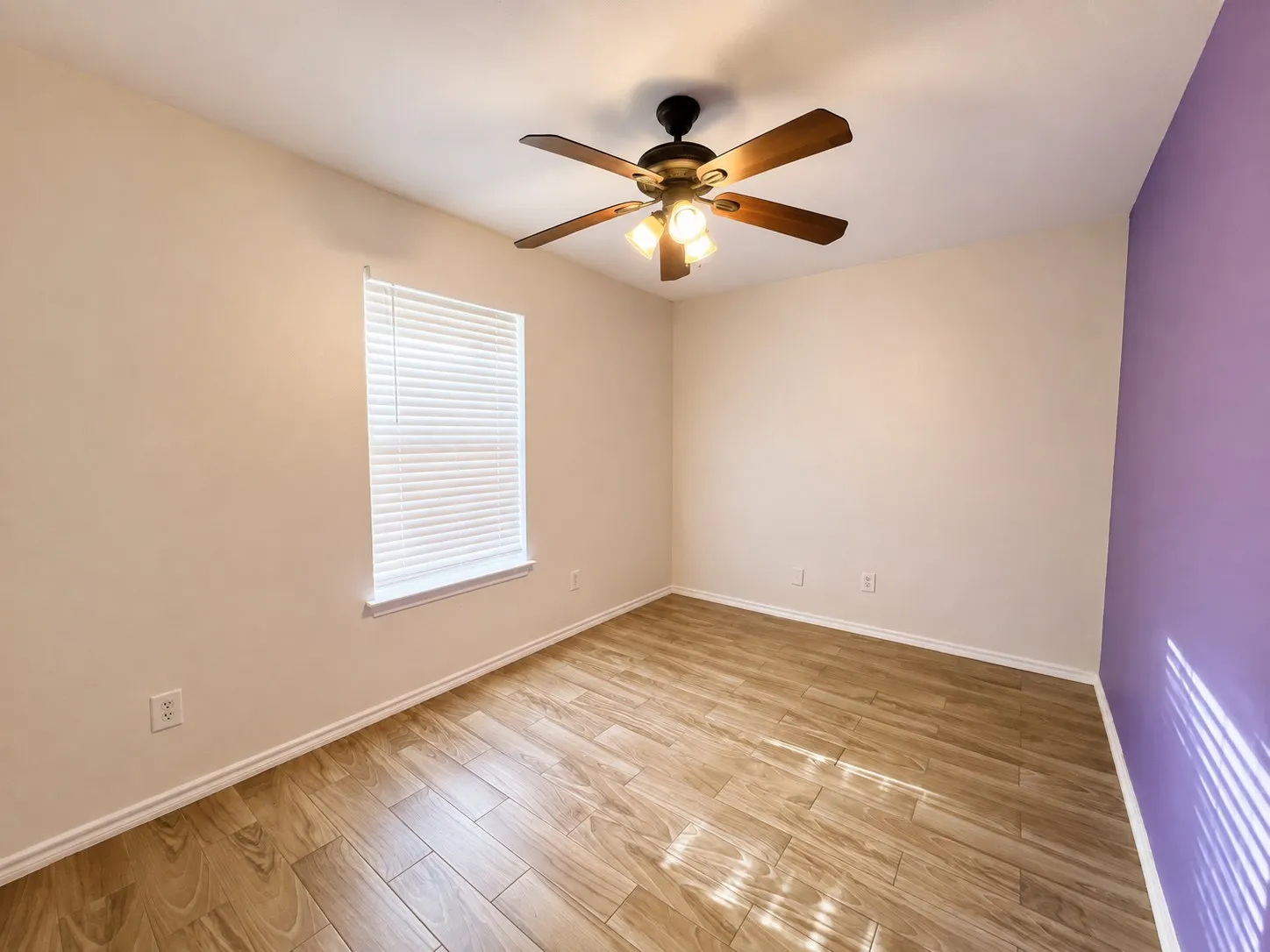 Single Family Residence For Rent in Tarrant County , 3417 Stanley Avenue, Fort Worth, Texas 76110, 3 Bedroom, 2 Bathroom, 1 Garage spaces, 1,248 Sqft, built in 2000, mls#21360378, Real Estate Agent in Fort Worth, Homes For Rent in Tarrant county, Homes For Rent in Fort Worth, Realtor in Fort Worth Texas, Real Estate Brokerage Independent Realty Texas, Luminita Cordes Realtor