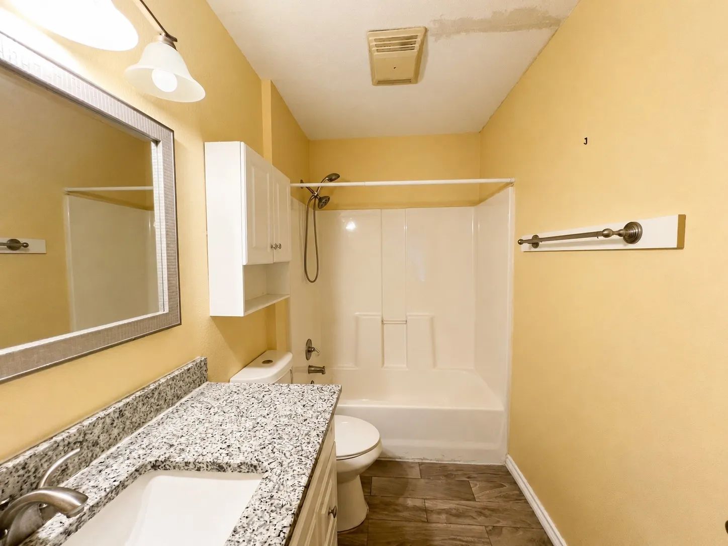 Single Family Residence For Rent in Tarrant County , 3417 Stanley Avenue, Fort Worth, Texas 76110, 3 Bedroom, 2 Bathroom, 1 Garage spaces, 1,248 Sqft, built in 2000, mls#21360378, Real Estate Agent in Fort Worth, Homes For Rent in Tarrant county, Homes For Rent in Fort Worth, Realtor in Fort Worth Texas, Real Estate Brokerage Independent Realty Texas, Luminita Cordes Realtor