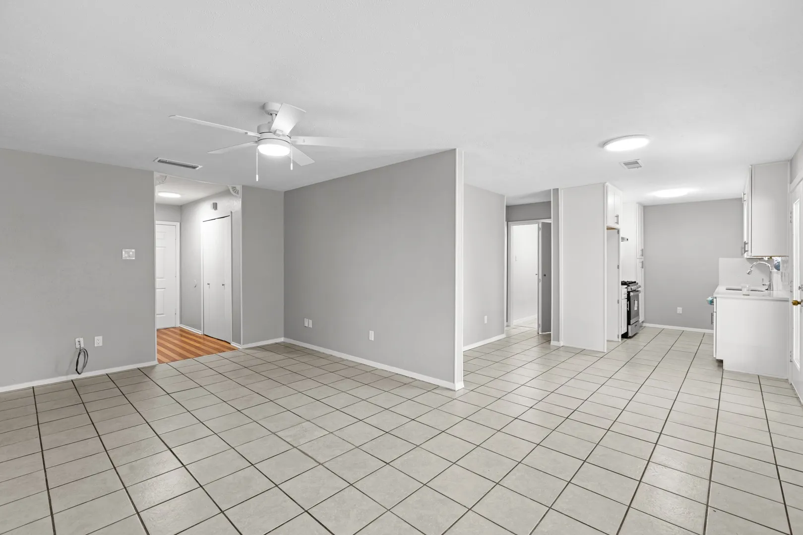 Single Family Residence For Sale in Dallas County , 1231 Rancho Drive, Mesquite, Texas 75149, 3 Bedroom, 2 Bathroom, 2 Garage spaces, 1,144 Sqft, built in 1971, mls#21360380, Real Estate Agent in Mesquite, Homes For Sale in Dallas county, Homes For Sale in Mesquite, Realtor in Mesquite Texas, Real Estate Brokerage Independent Realty Texas, Luminita Cordes Realtor