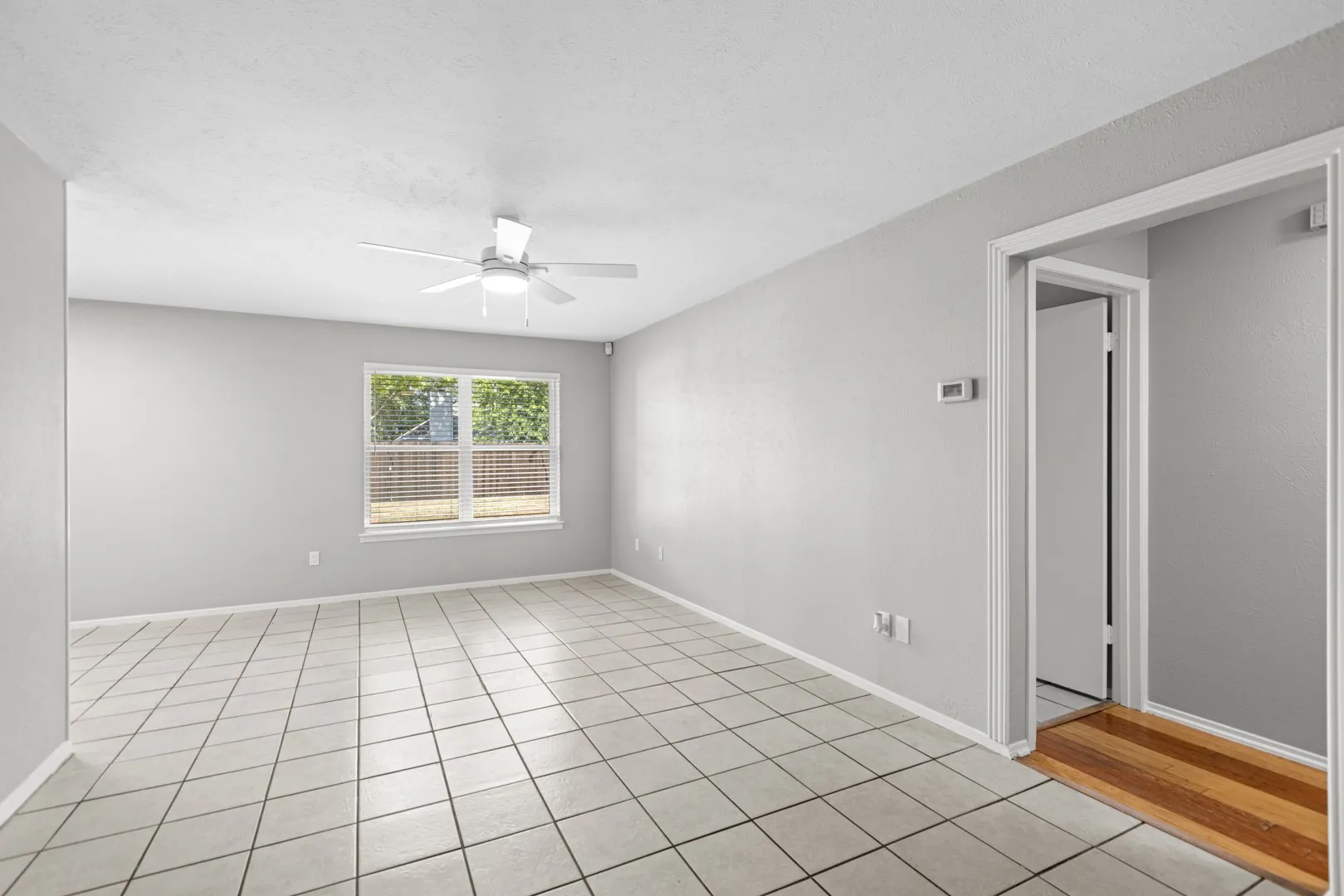 Single Family Residence For Sale in Dallas County , 1231 Rancho Drive, Mesquite, Texas 75149, 3 Bedroom, 2 Bathroom, 2 Garage spaces, 1,144 Sqft, built in 1971, mls#21360380, Real Estate Agent in Mesquite, Homes For Sale in Dallas county, Homes For Sale in Mesquite, Realtor in Mesquite Texas, Real Estate Brokerage Independent Realty Texas, Luminita Cordes Realtor