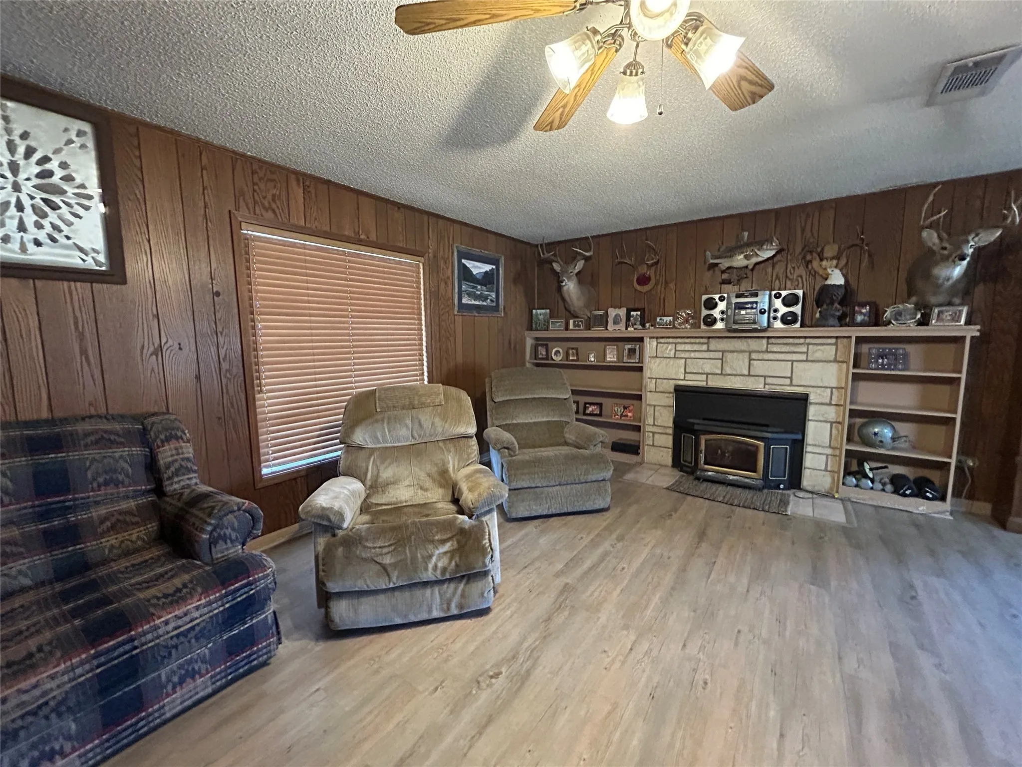 Single Family Residence For Sale in Mills County , 5 W HWY 84, Goldthwaite, Texas 76844, 3 Bedroom, 1 Bathroom, Garage spaces, 1,565 Sqft, built in 1990, mls#21360379, Real Estate Agent in Goldthwaite, Homes For Sale in Mills county, Homes For Sale in Goldthwaite, Realtor in Goldthwaite Texas, Real Estate Brokerage Independent Realty Texas, Luminita Cordes Realtor