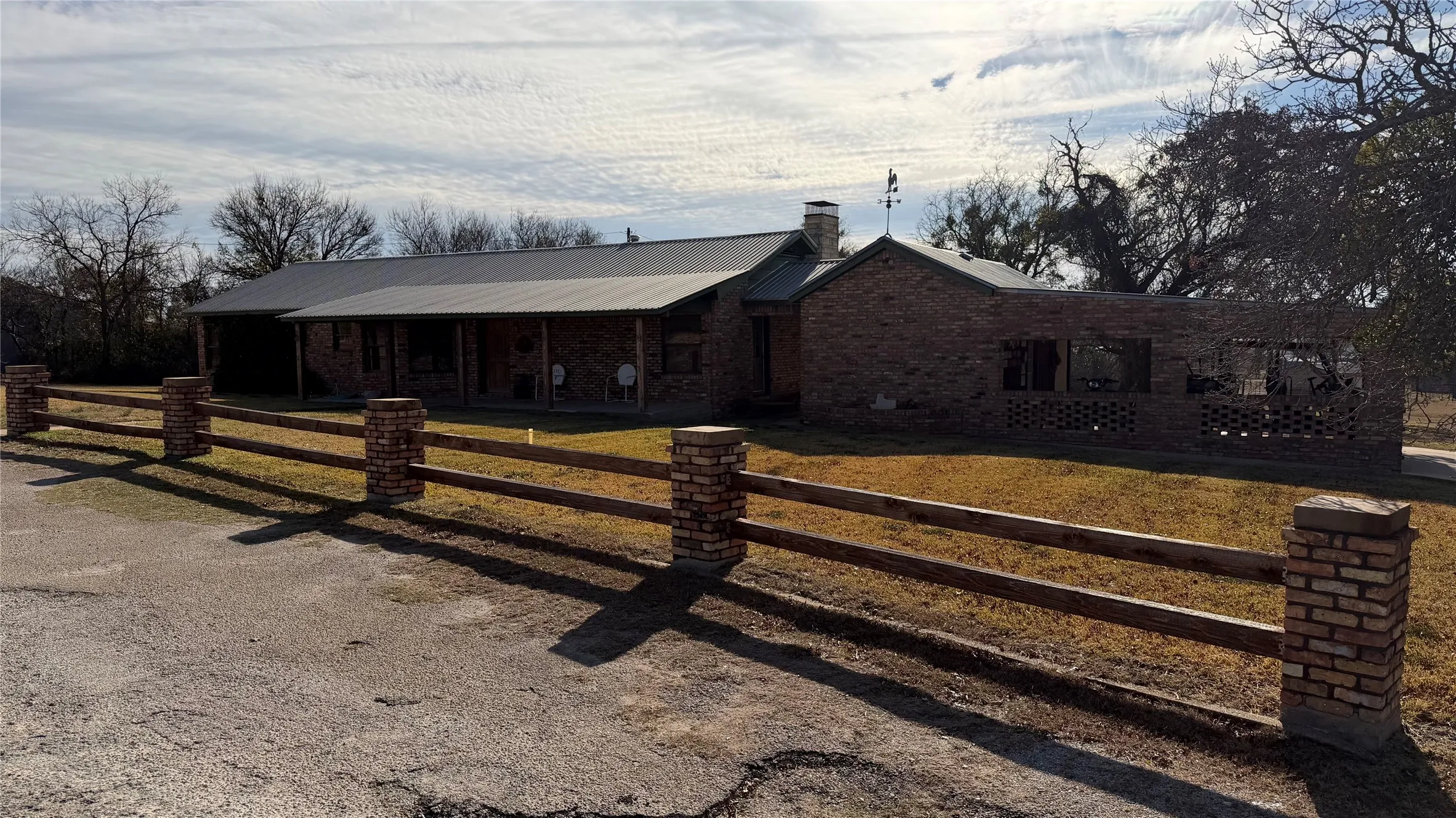 Single Family Residence For Sale in Mills County , 5 W HWY 84, Goldthwaite, Texas 76844, 3 Bedroom, 1 Bathroom, Garage spaces, 1,565 Sqft, built in 1990, mls#21360379, Real Estate Agent in Goldthwaite, Homes For Sale in Mills county, Homes For Sale in Goldthwaite, Realtor in Goldthwaite Texas, Real Estate Brokerage Independent Realty Texas, Luminita Cordes Realtor