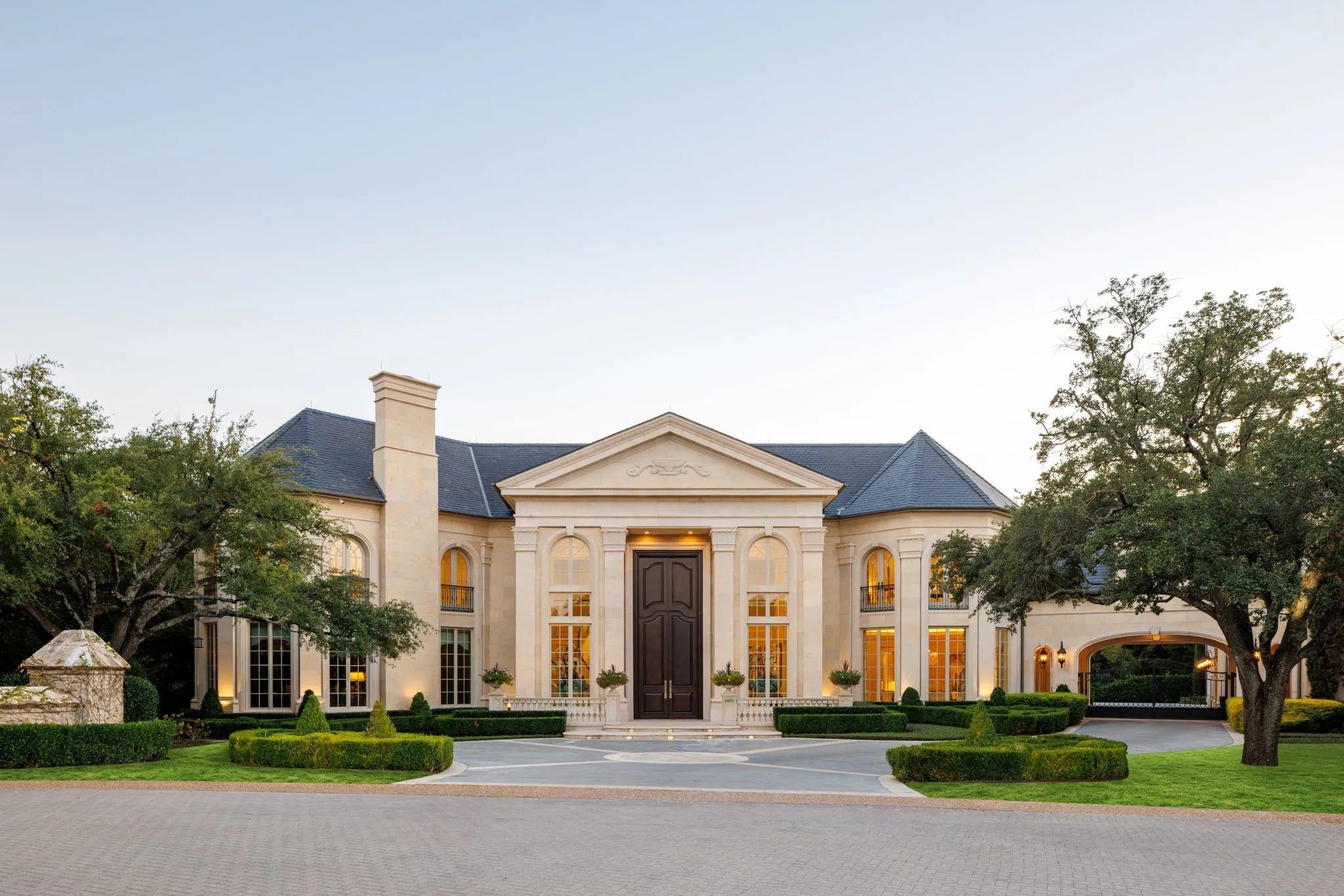 Single Family Residence For Sale in Dallas County , 10617 Bridge Hollow Court, Dallas, Texas 75229, 6 Bedroom, 10 Bathroom, 5 Garage spaces, 14,653 Sqft, built in 2018, Price $11,500,000, mls#21359093, Real Estate Agent in Dallas, Homes For Sale in Dallas county, Homes For Sale in Dallas, Realtor in Dallas Texas, Real Estate Brokerage Independent Realty Texas, Luminita Cordes Realtor