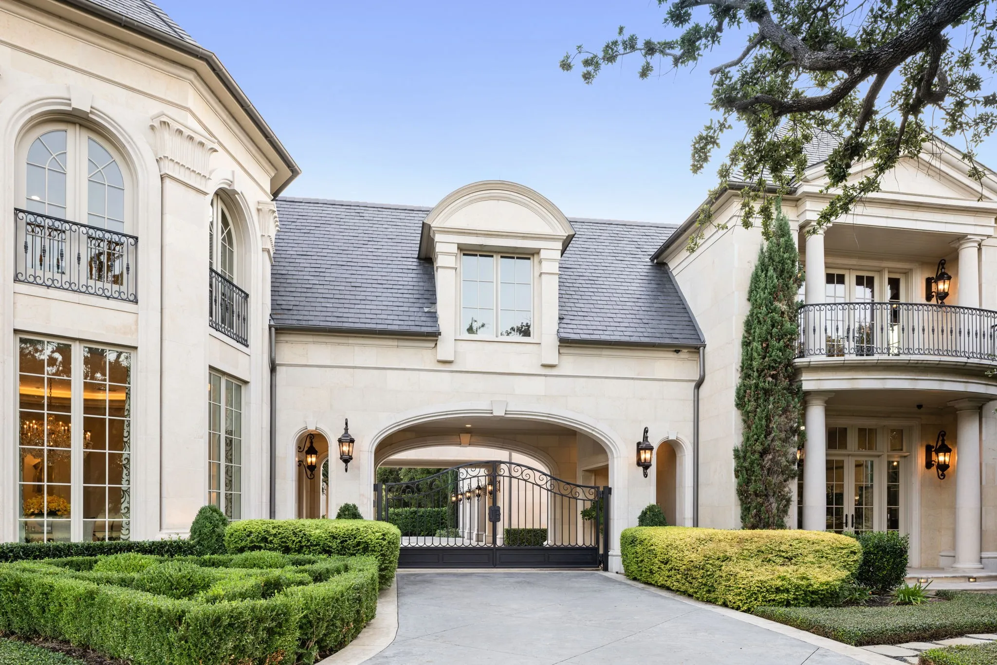 Single Family Residence For Sale in Dallas County , 10617 Bridge Hollow Court, Dallas, Texas 75229, 6 Bedroom, 10 Bathroom, 5 Garage spaces, 14,653 Sqft, built in 2018, Price $11,500,000, mls#21359093, Real Estate Agent in Dallas, Homes For Sale in Dallas county, Homes For Sale in Dallas, Realtor in Dallas Texas, Real Estate Brokerage Independent Realty Texas, Luminita Cordes Realtor