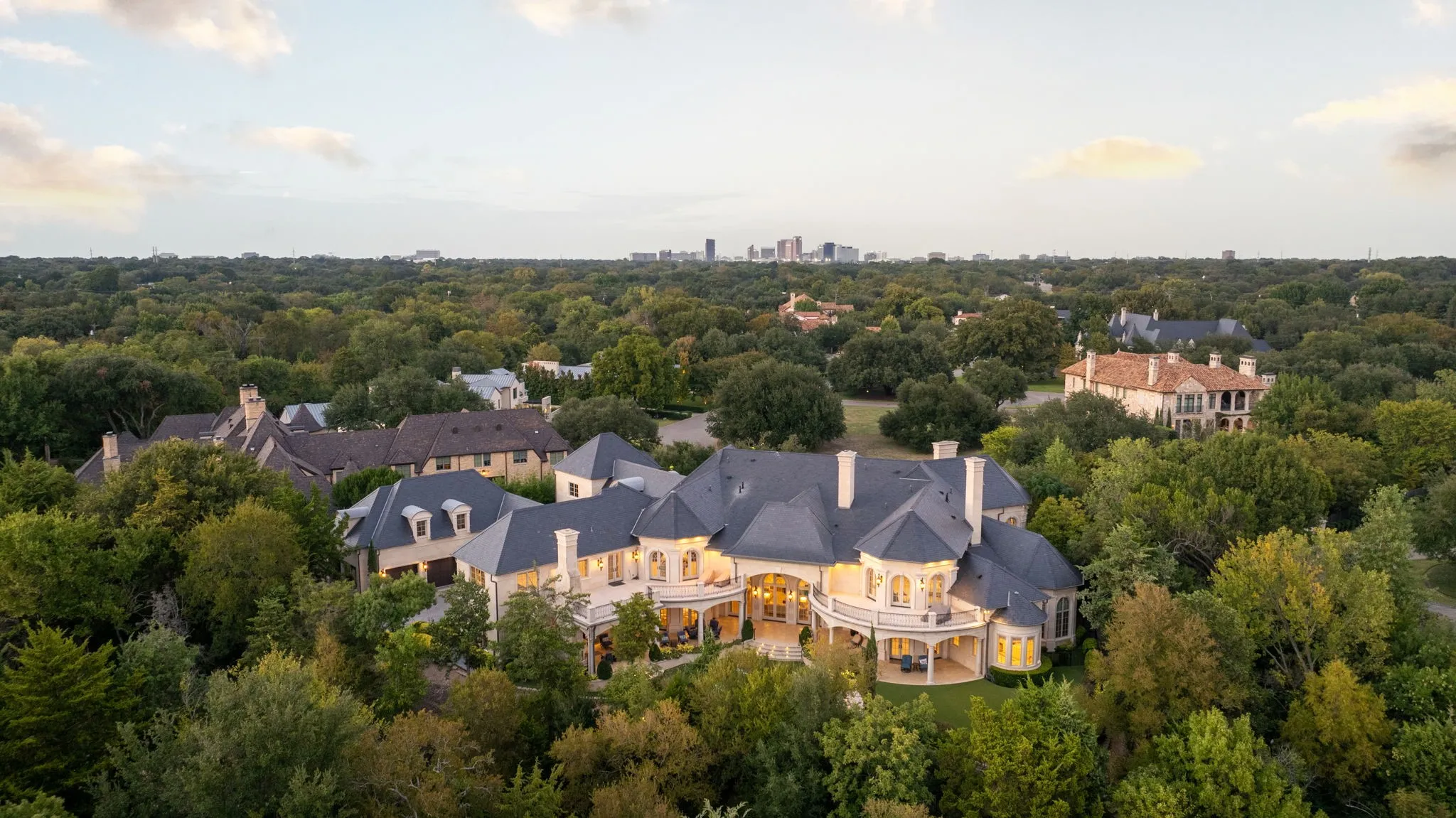 Single Family Residence For Sale in Dallas County , 10617 Bridge Hollow Court, Dallas, Texas 75229, 6 Bedroom, 10 Bathroom, 5 Garage spaces, 14,653 Sqft, built in 2018, Price $11,500,000, mls#21359093, Real Estate Agent in Dallas, Homes For Sale in Dallas county, Homes For Sale in Dallas, Realtor in Dallas Texas, Real Estate Brokerage Independent Realty Texas, Luminita Cordes Realtor