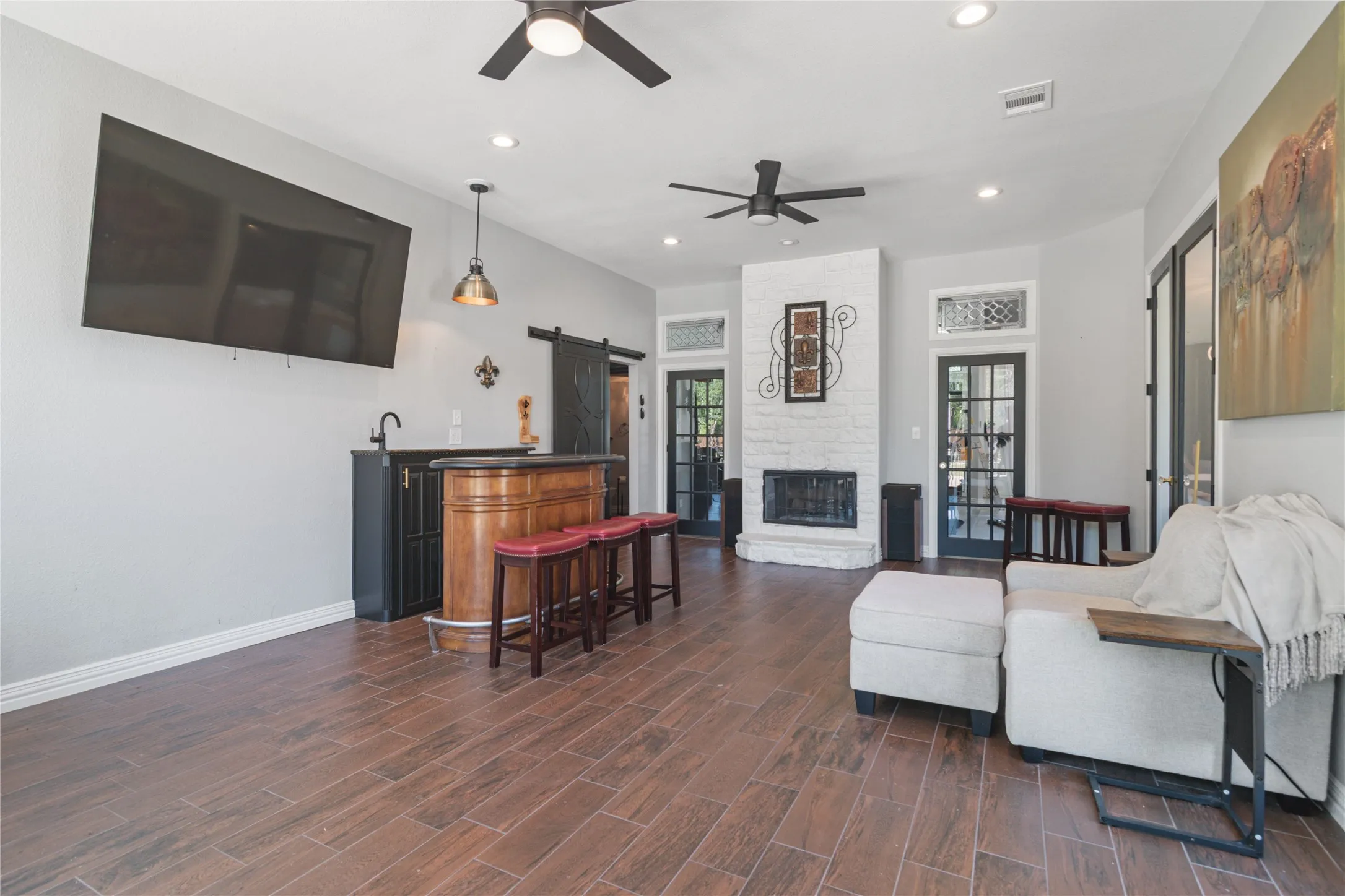 Single Family Residence For Sale in Hood County , 717 Pintail Court, Granbury, Texas 76049, 4 Bedroom, 5 Bathroom, 5 Garage spaces, 3,407 Sqft, built in 1997, Price $1,200,000, mls#21348140, Real Estate Agent in Granbury, Homes For Sale in Hood county, Homes For Sale in Granbury, Realtor in Granbury Texas, Real Estate Brokerage Independent Realty Texas, Luminita Cordes Realtor