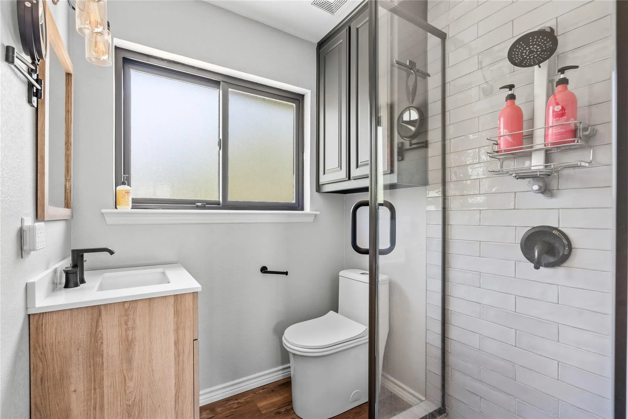 Studio/Guest Quarters Bathroom