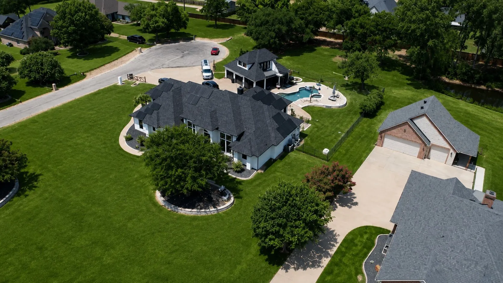 Single Family Residence For Sale in Hood County , 717 Pintail Court, Granbury, Texas 76049, 4 Bedroom, 5 Bathroom, 5 Garage spaces, 3,407 Sqft, built in 1997, Price $1,200,000, mls#21348140, Real Estate Agent in Granbury, Homes For Sale in Hood county, Homes For Sale in Granbury, Realtor in Granbury Texas, Real Estate Brokerage Independent Realty Texas, Luminita Cordes Realtor
