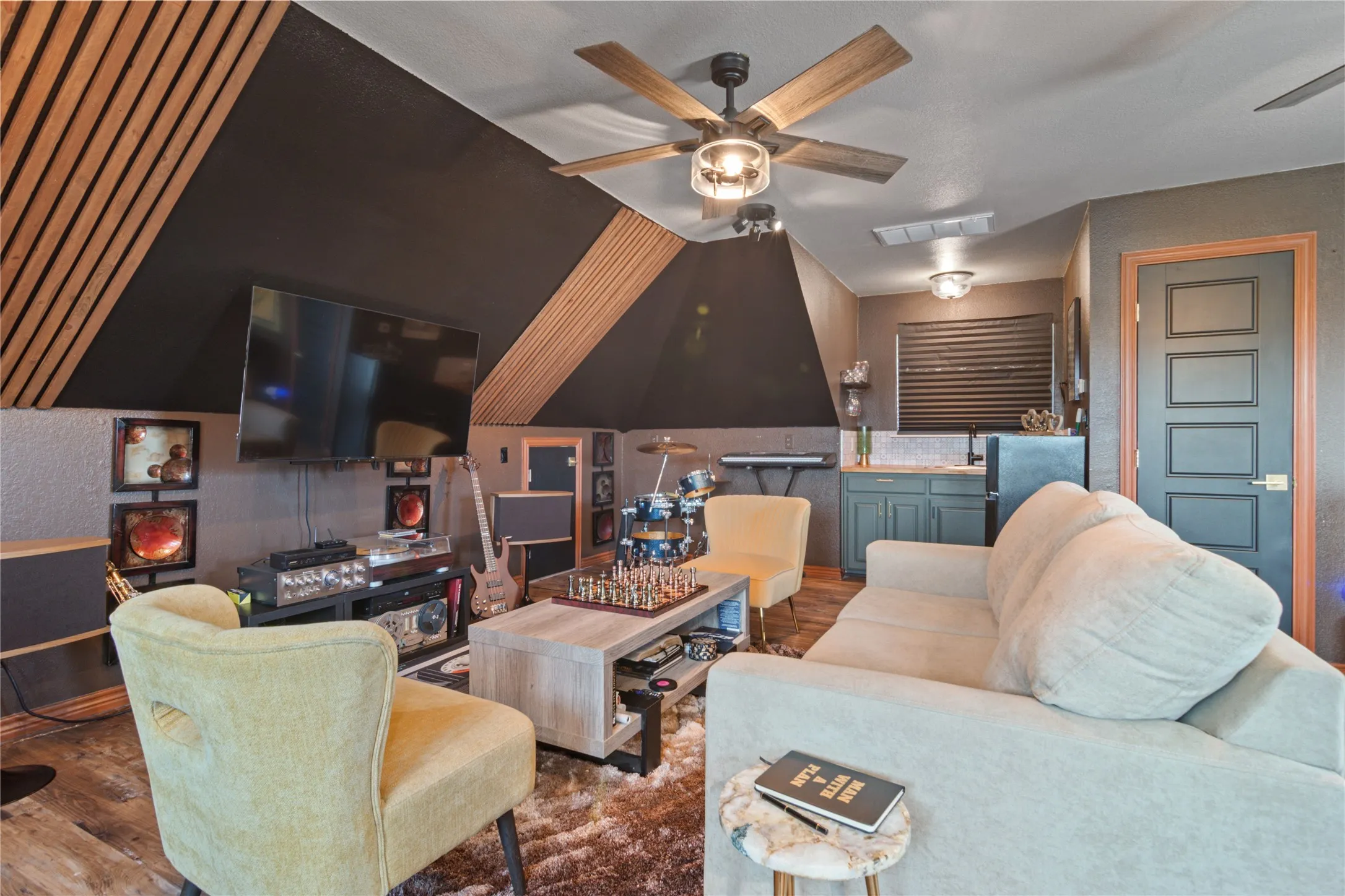 Studio/Guest Quarters