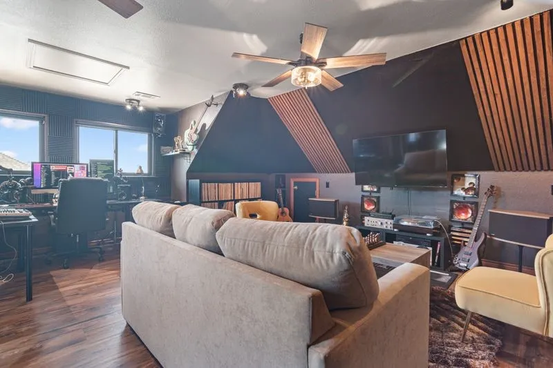 Studio/Guest Quarters