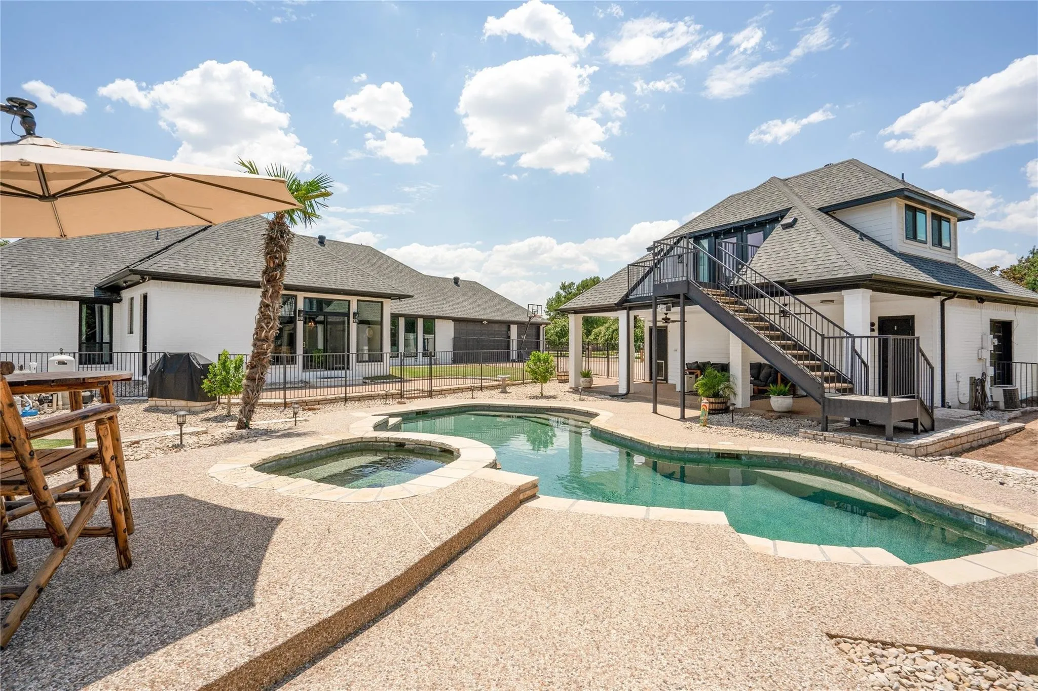 Single Family Residence For Sale in Hood County , 717 Pintail Court, Granbury, Texas 76049, 4 Bedroom, 5 Bathroom, 5 Garage spaces, 3,407 Sqft, built in 1997, Price $1,200,000, mls#21348140, Real Estate Agent in Granbury, Homes For Sale in Hood county, Homes For Sale in Granbury, Realtor in Granbury Texas, Real Estate Brokerage Independent Realty Texas, Luminita Cordes Realtor