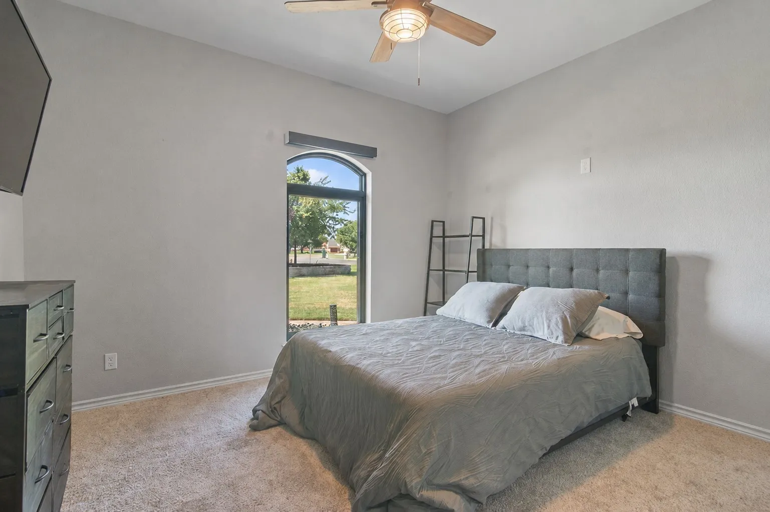 Single Family Residence For Sale in Hood County , 717 Pintail Court, Granbury, Texas 76049, 4 Bedroom, 5 Bathroom, 5 Garage spaces, 3,407 Sqft, built in 1997, Price $1,200,000, mls#21348140, Real Estate Agent in Granbury, Homes For Sale in Hood county, Homes For Sale in Granbury, Realtor in Granbury Texas, Real Estate Brokerage Independent Realty Texas, Luminita Cordes Realtor