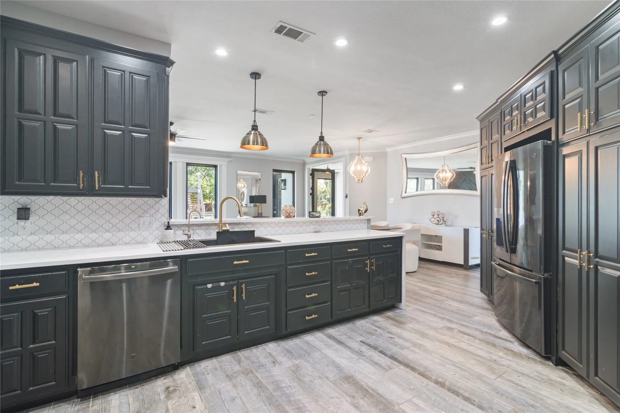 Single Family Residence For Sale in Hood County , 717 Pintail Court, Granbury, Texas 76049, 4 Bedroom, 5 Bathroom, 5 Garage spaces, 3,407 Sqft, built in 1997, Price $1,200,000, mls#21348140, Real Estate Agent in Granbury, Homes For Sale in Hood county, Homes For Sale in Granbury, Realtor in Granbury Texas, Real Estate Brokerage Independent Realty Texas, Luminita Cordes Realtor